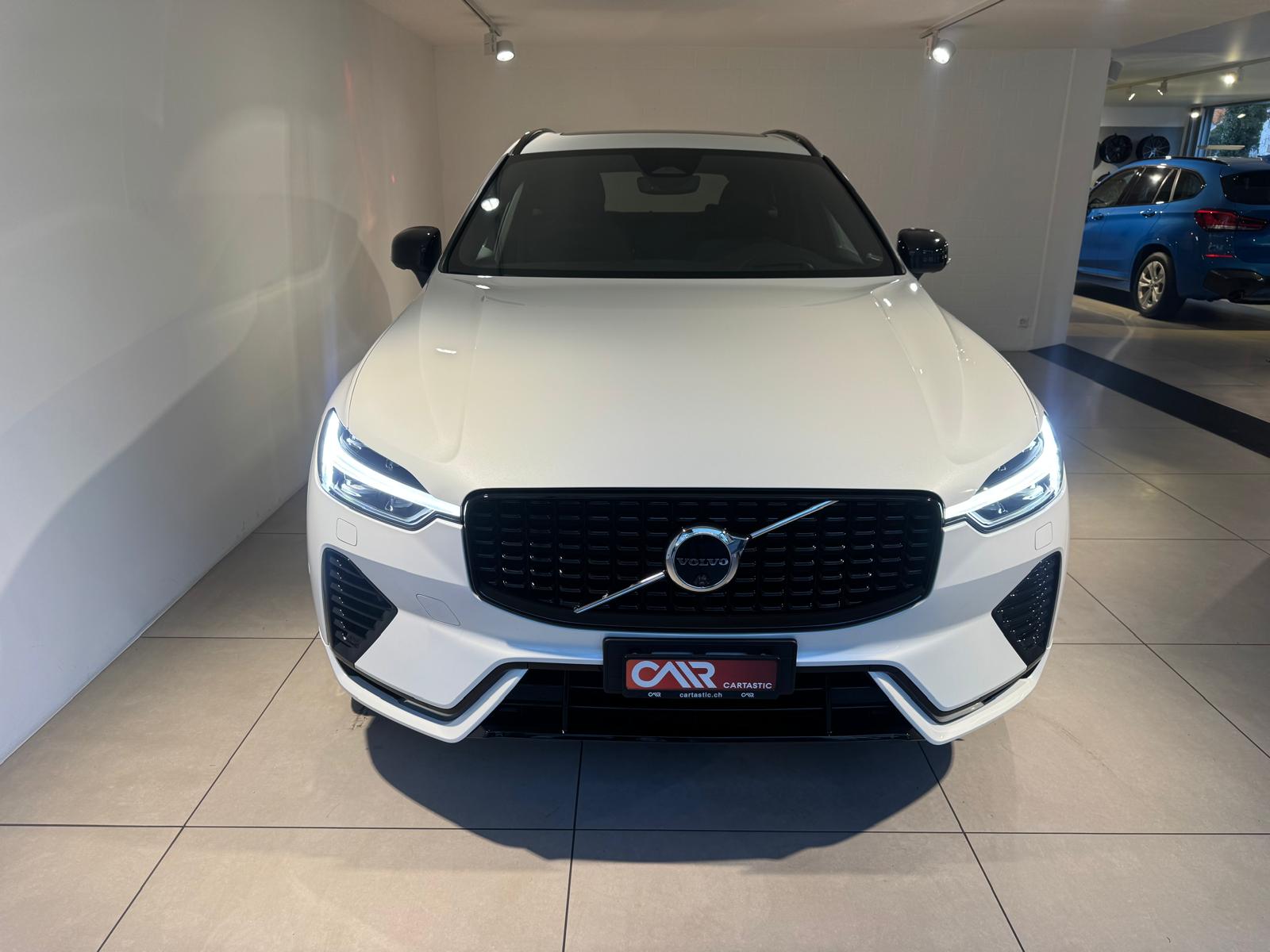 VOLVO XC60 T6 eAWD Ultimate Dark-image-2