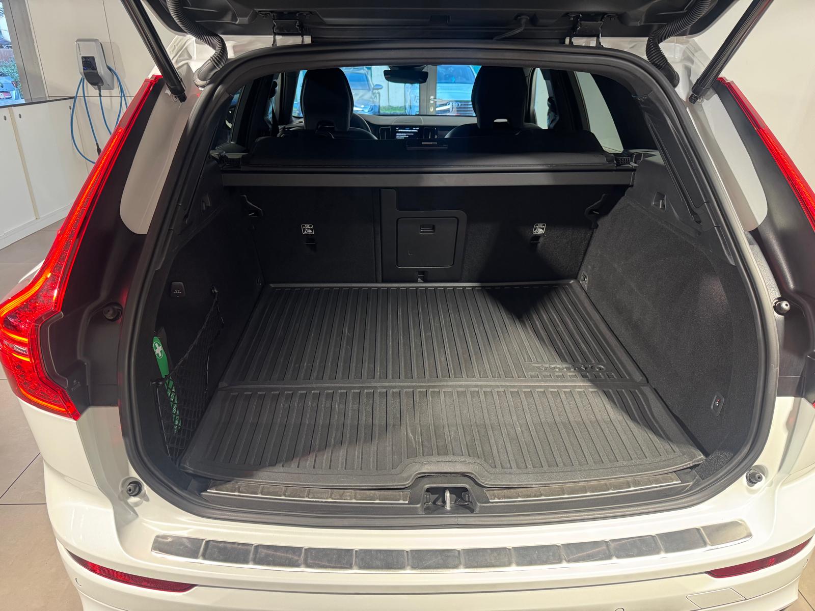 VOLVO XC60 T6 eAWD Ultimate Dark-image-5
