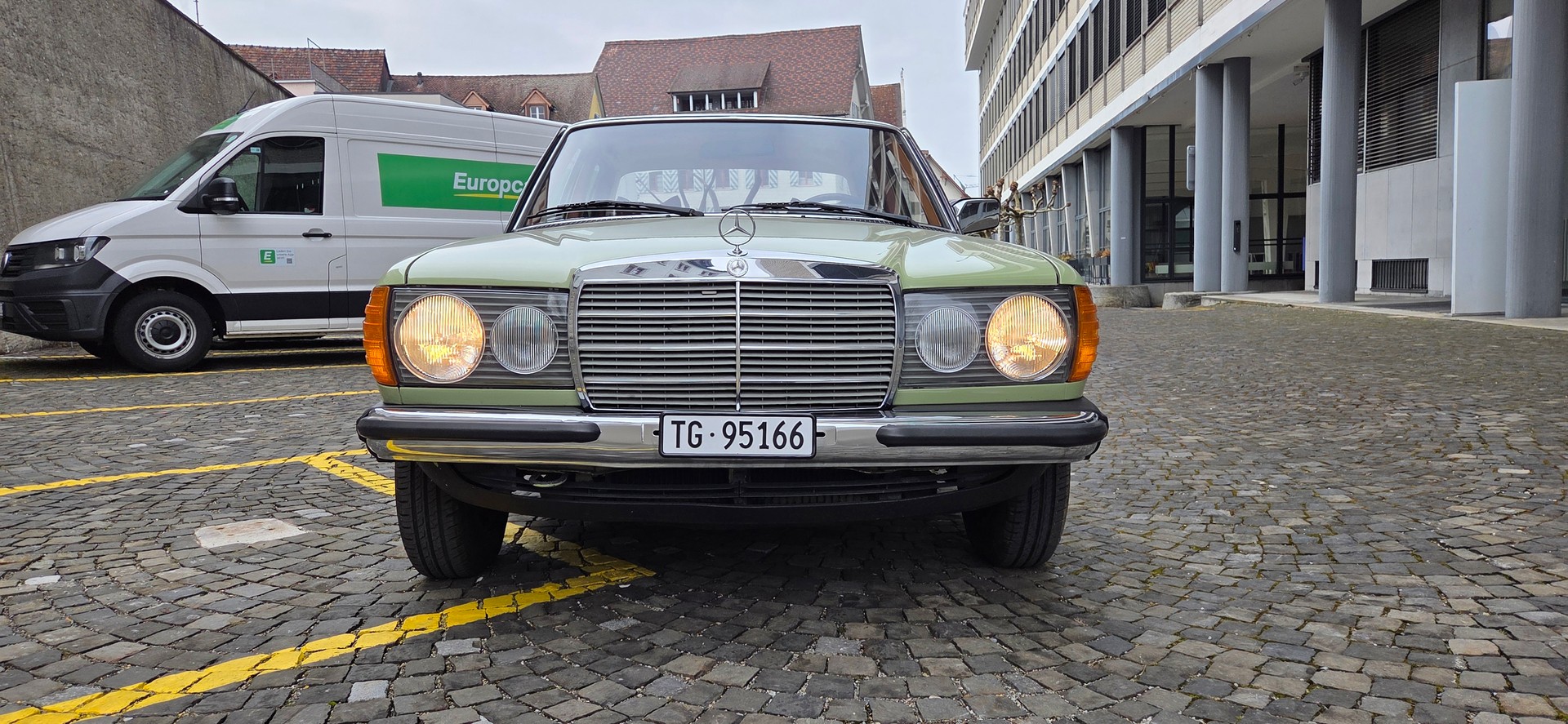 MERCEDES-BENZ W123-image-0