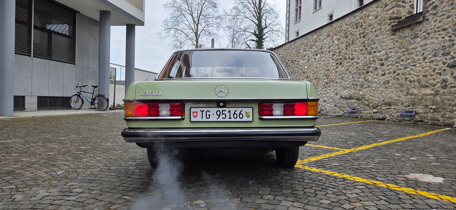 MERCEDES-BENZ W123-image-1