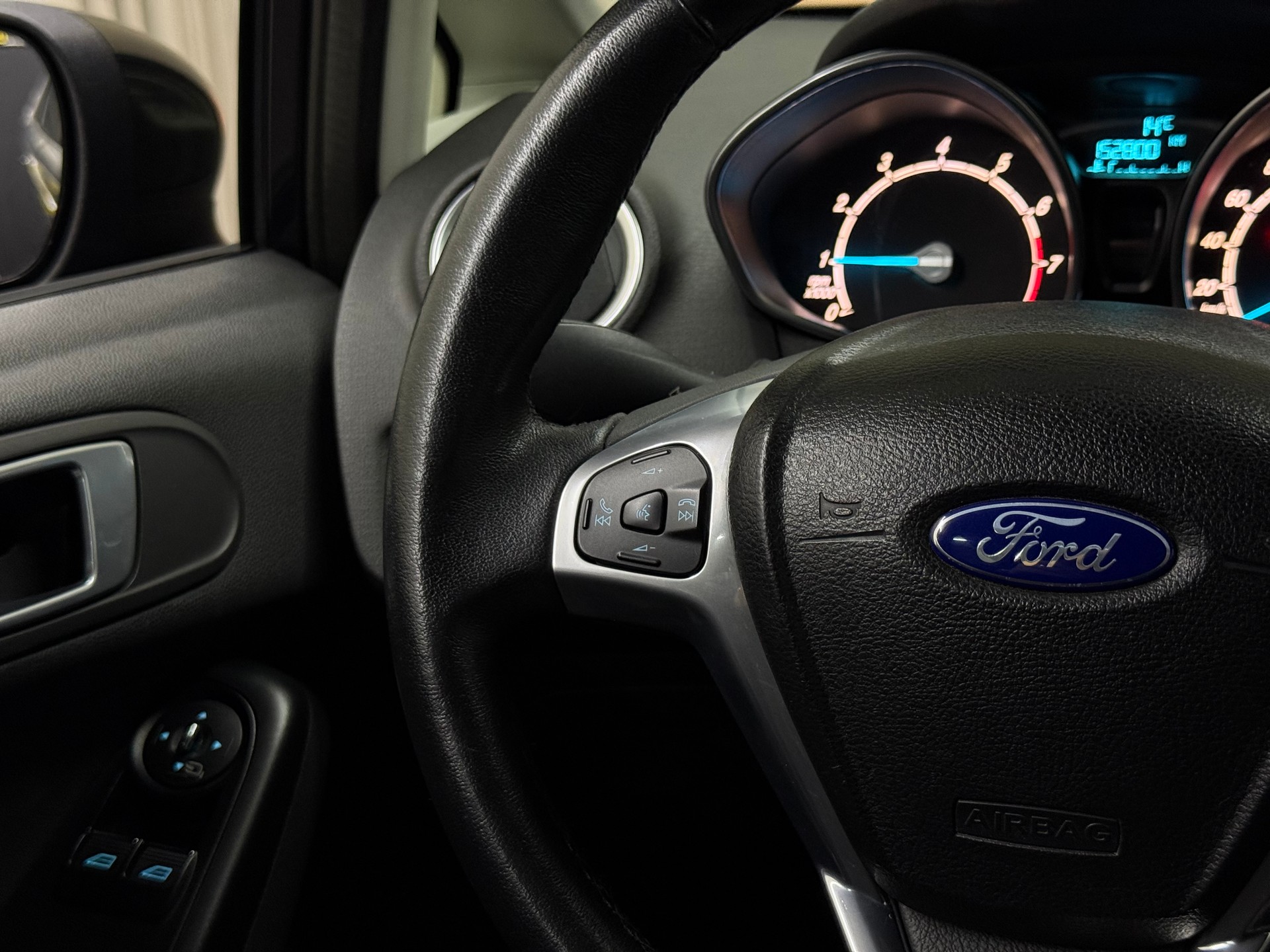 FORD Fiesta 1.0 SCTi Trend-image-10