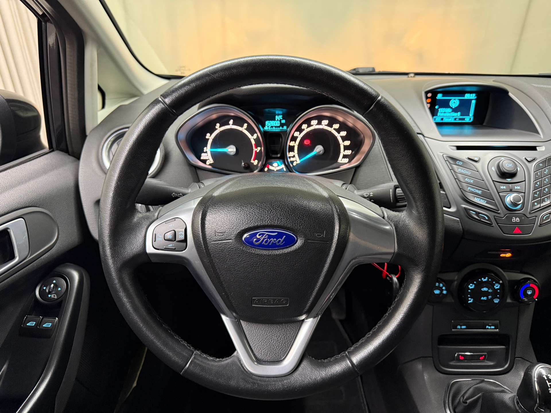 FORD Fiesta 1.0 SCTi Trend-image-9