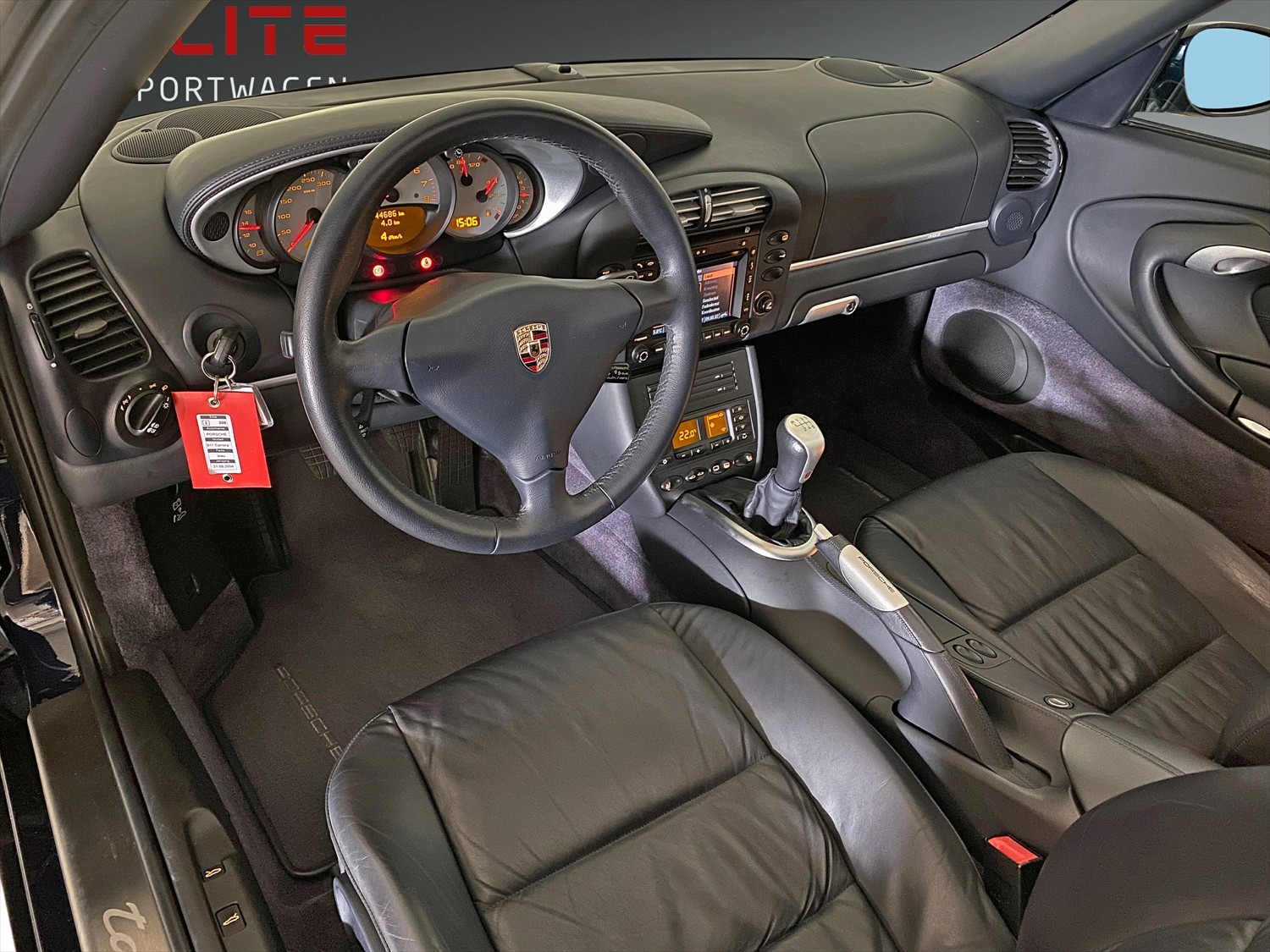 PORSCHE 911 Carrera Targa-image-5