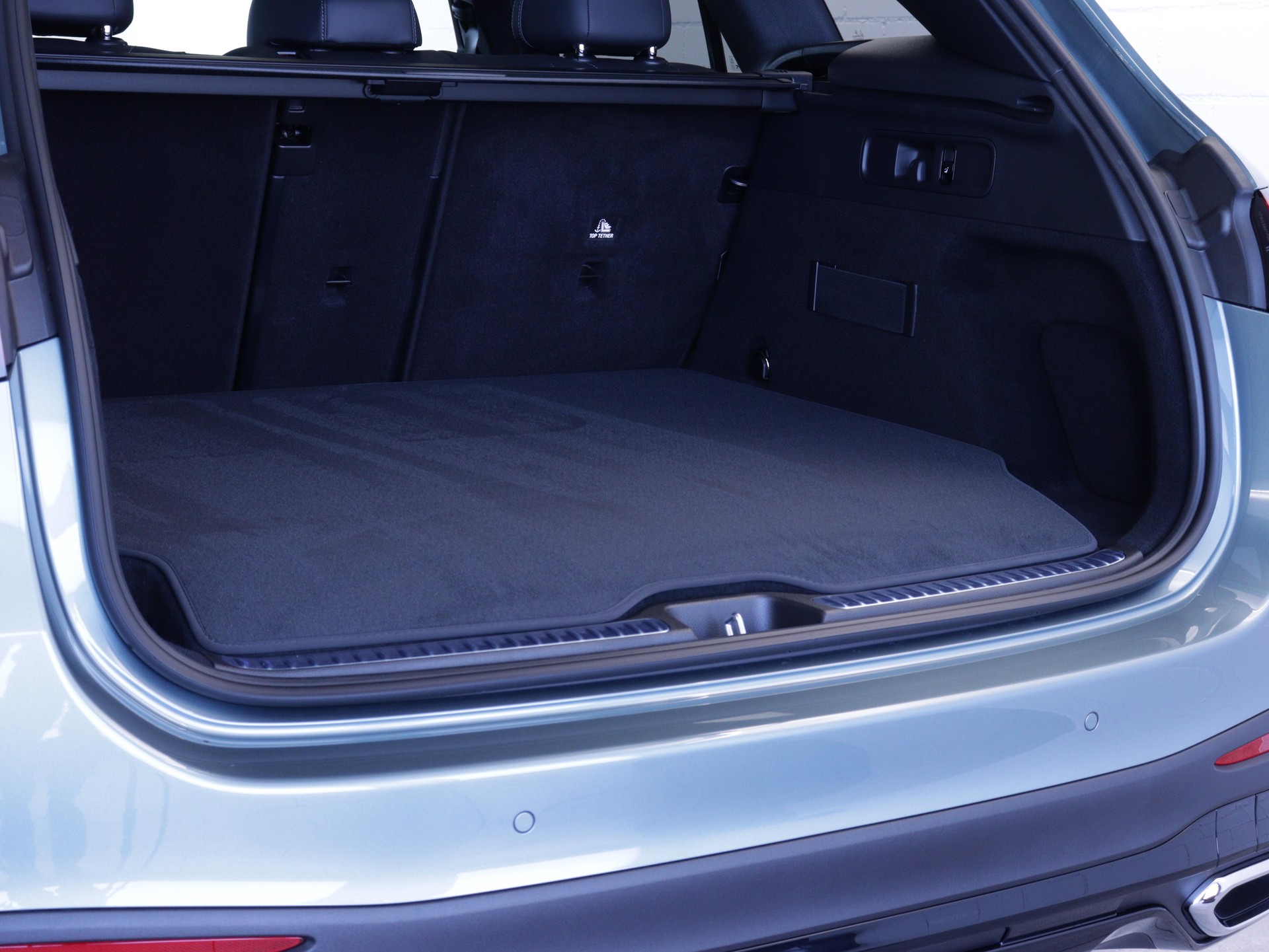 MERCEDES-BENZ GLC 400 e EQ Star AMG Line 4matic-image-14