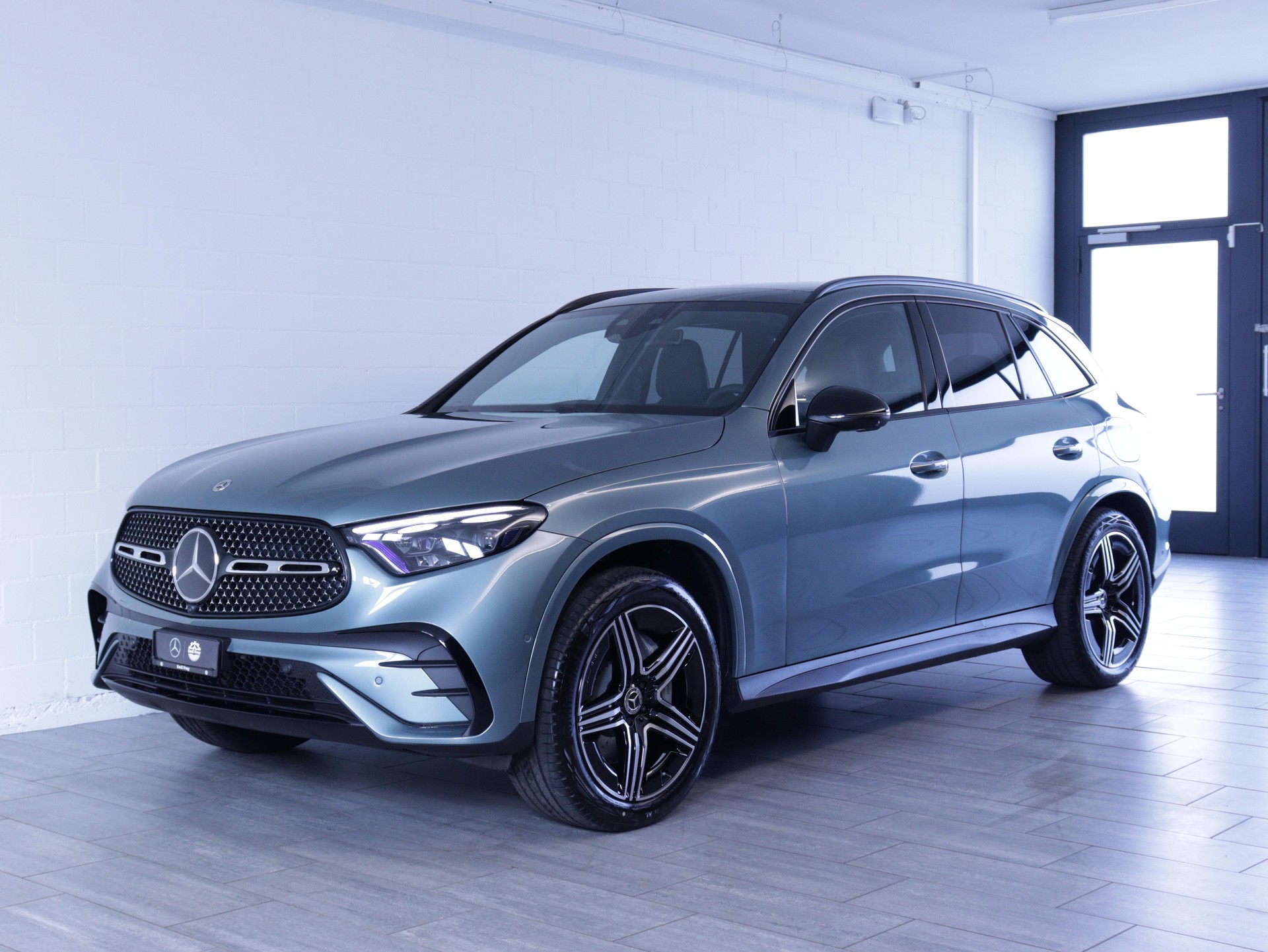 MERCEDES-BENZ GLC 400 e EQ Star AMG Line 4matic-image-0