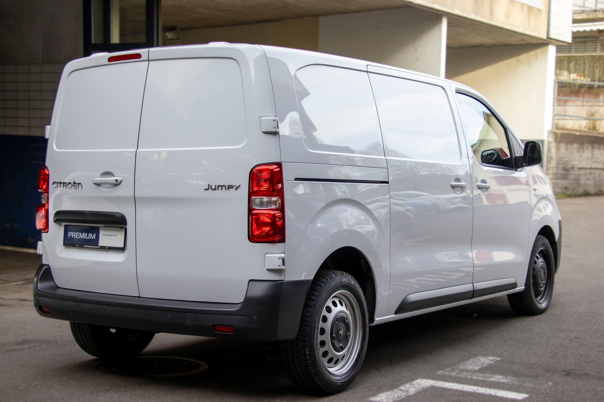 CITROEN Jumpy 2.0 BlueHDi 145 M EAT8-image-2