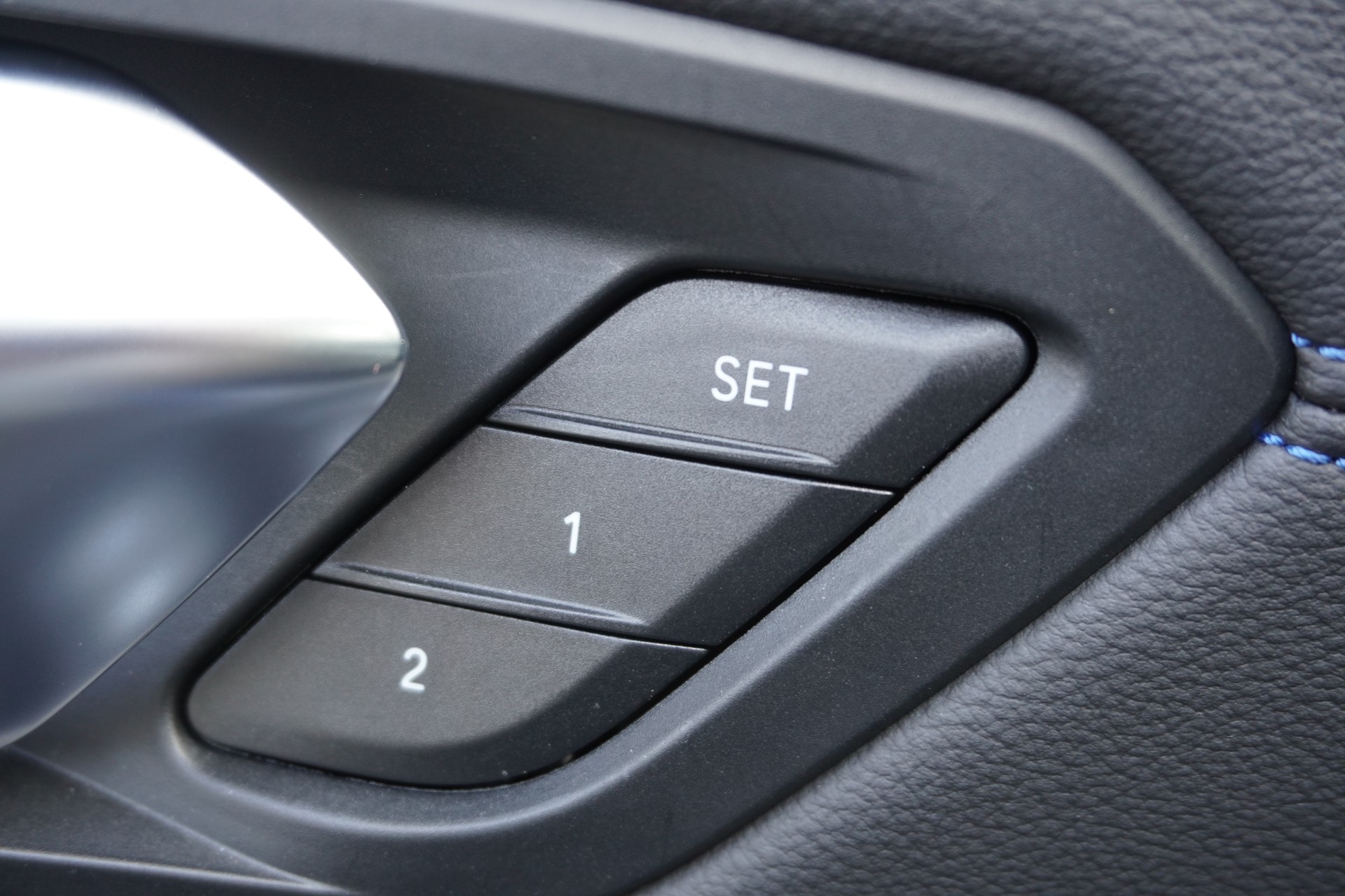 BMW 330e x DriveTouring Steptronic M Sport-image-19