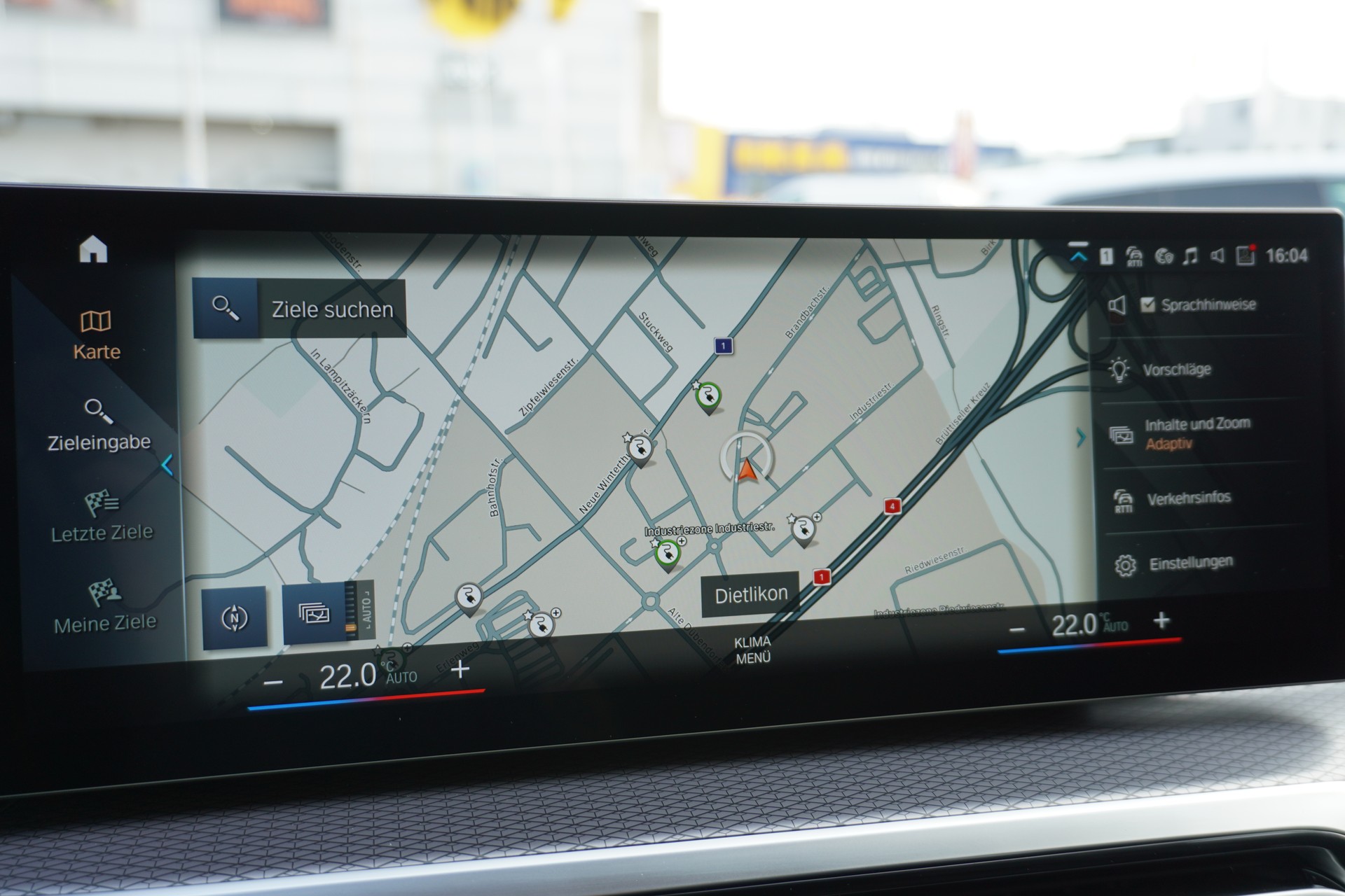 BMW 330e x DriveTouring Steptronic M Sport-image-27