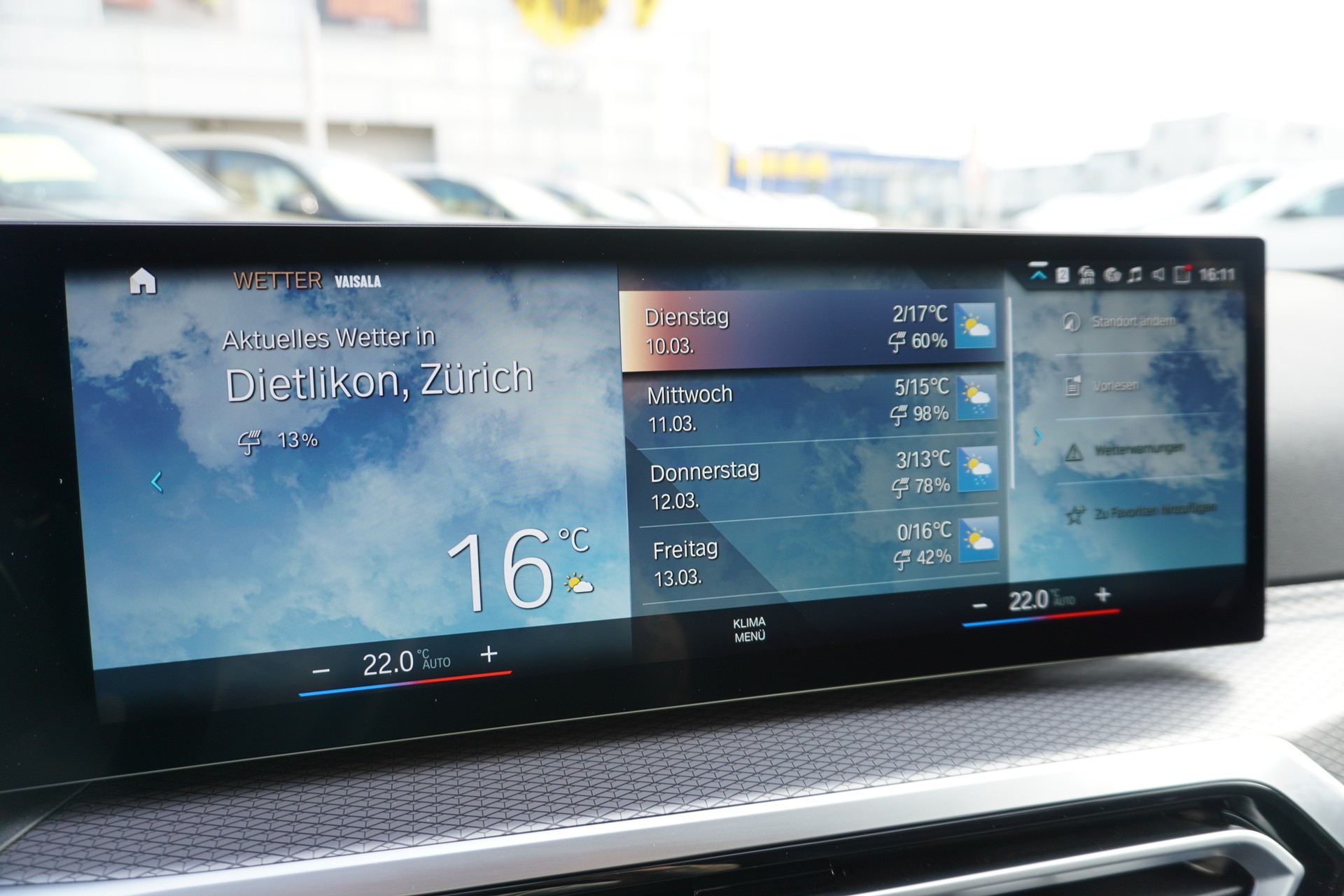 BMW 330e x DriveTouring Steptronic M Sport-image-35