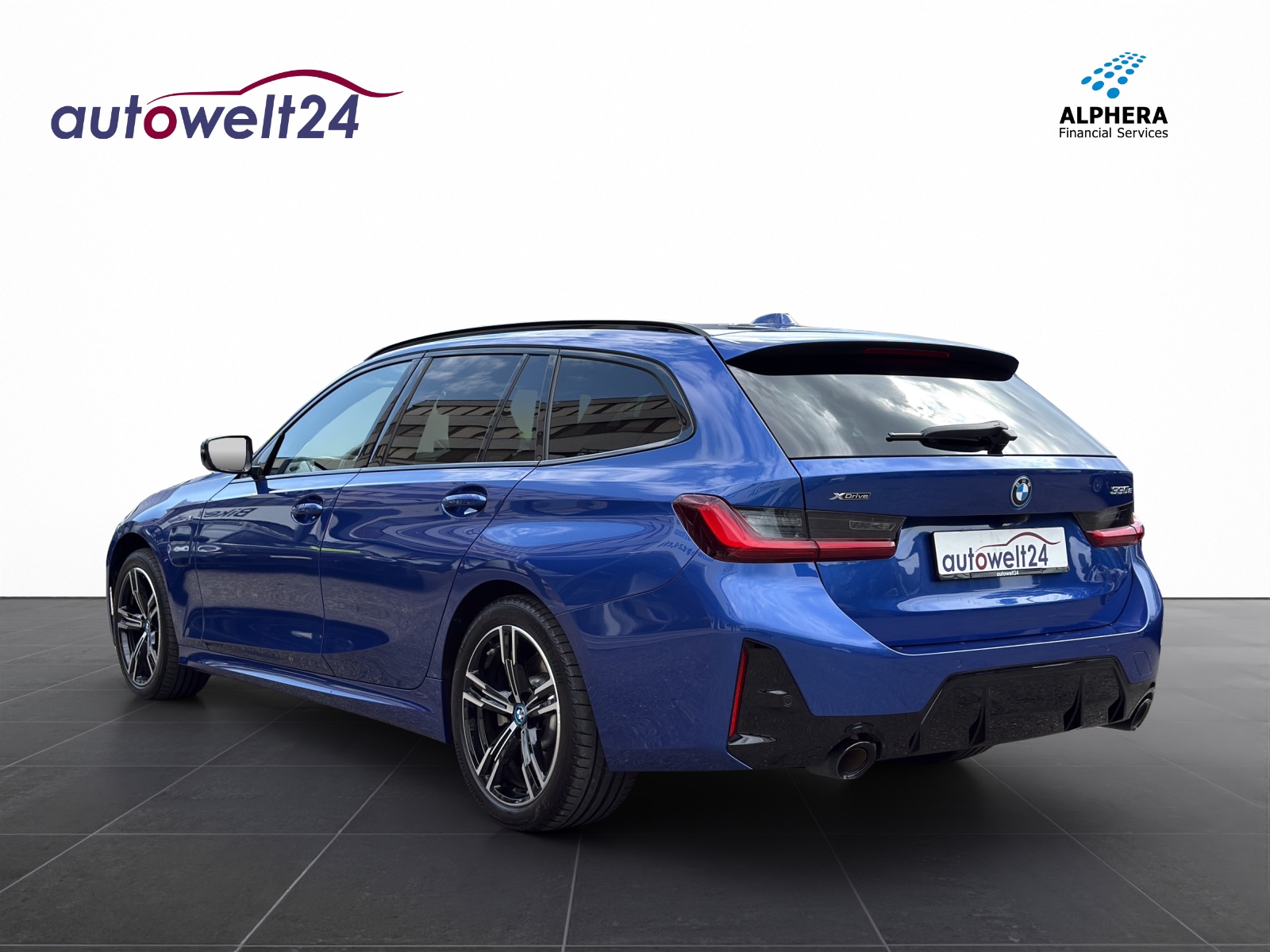 BMW 330e x DriveTouring Steptronic M Sport-image-7