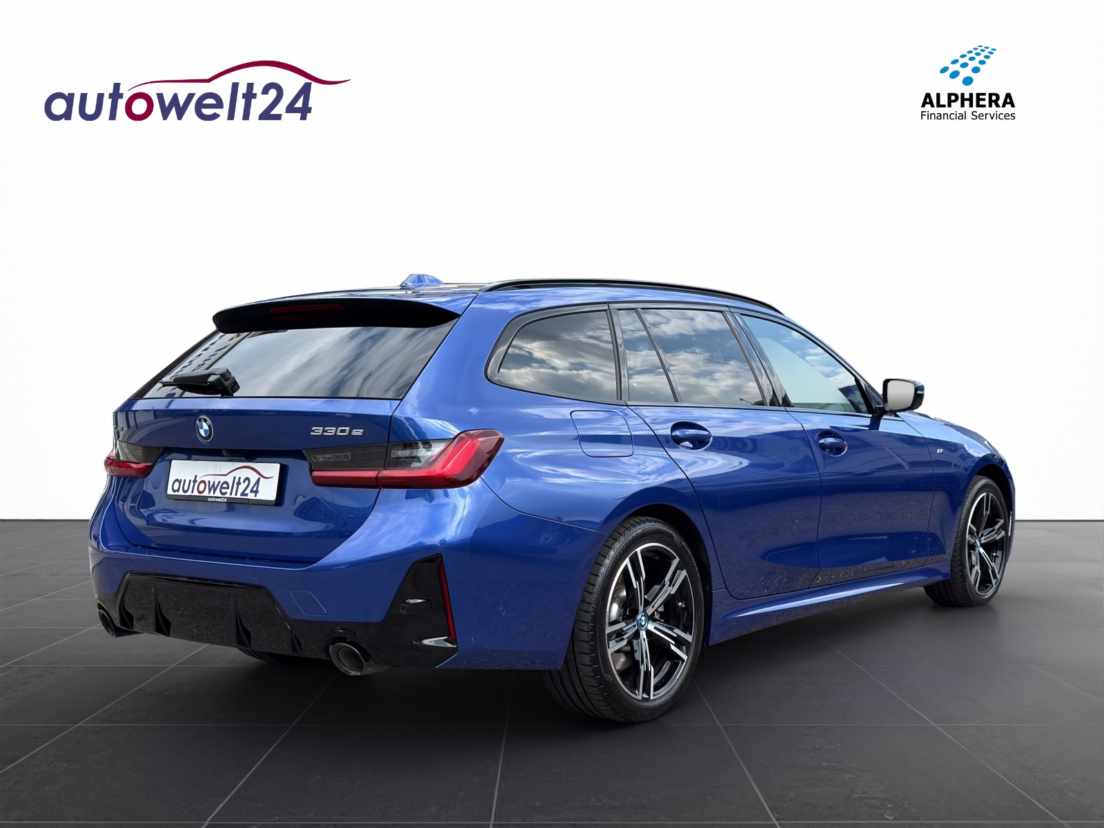 BMW 330e x DriveTouring Steptronic M Sport-image-5