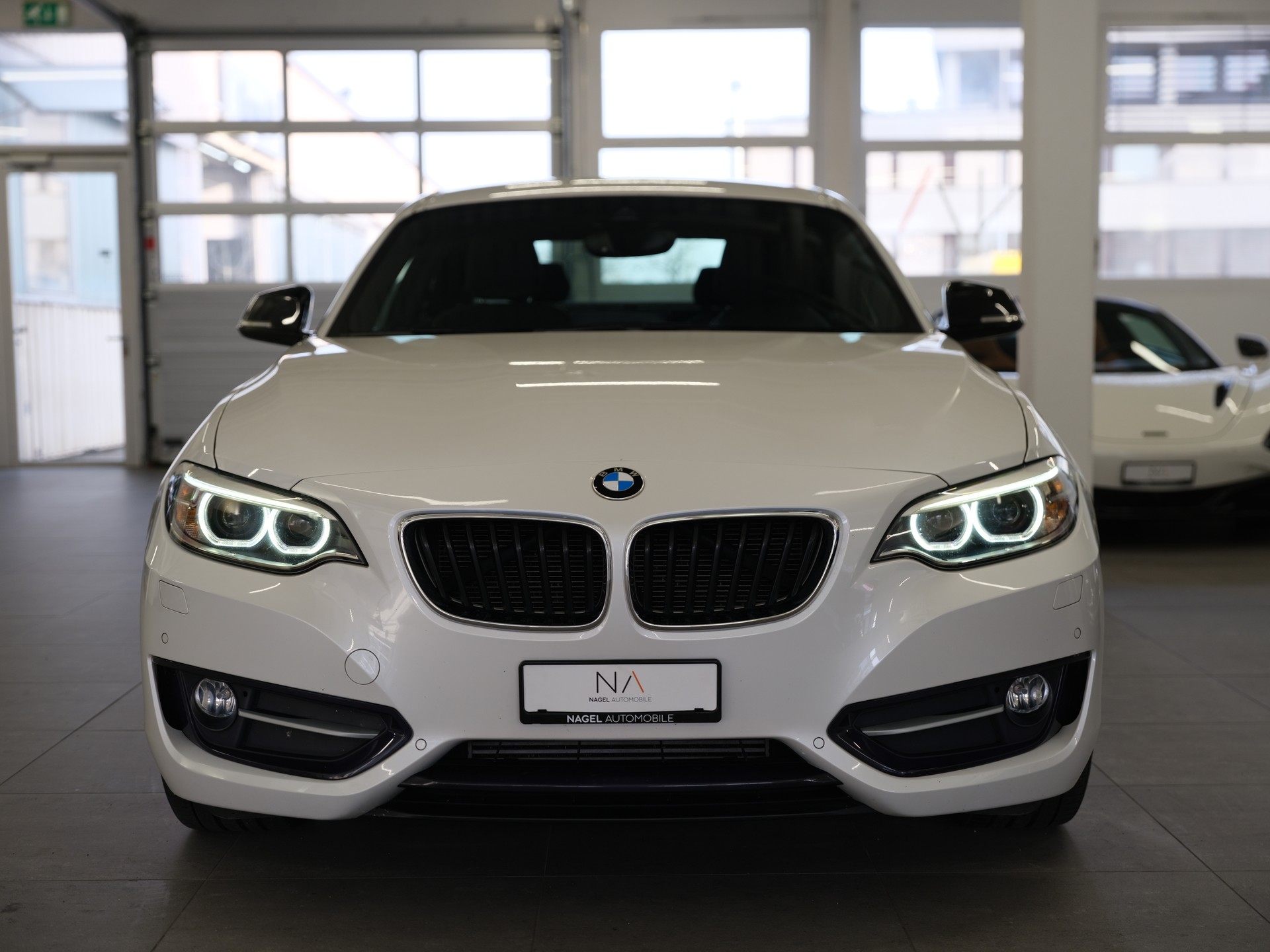 BMW 218d *Komfortzugang* *M Sport Lederlenkrad* *Sonnenschutzverglasung*-showroom-element-2