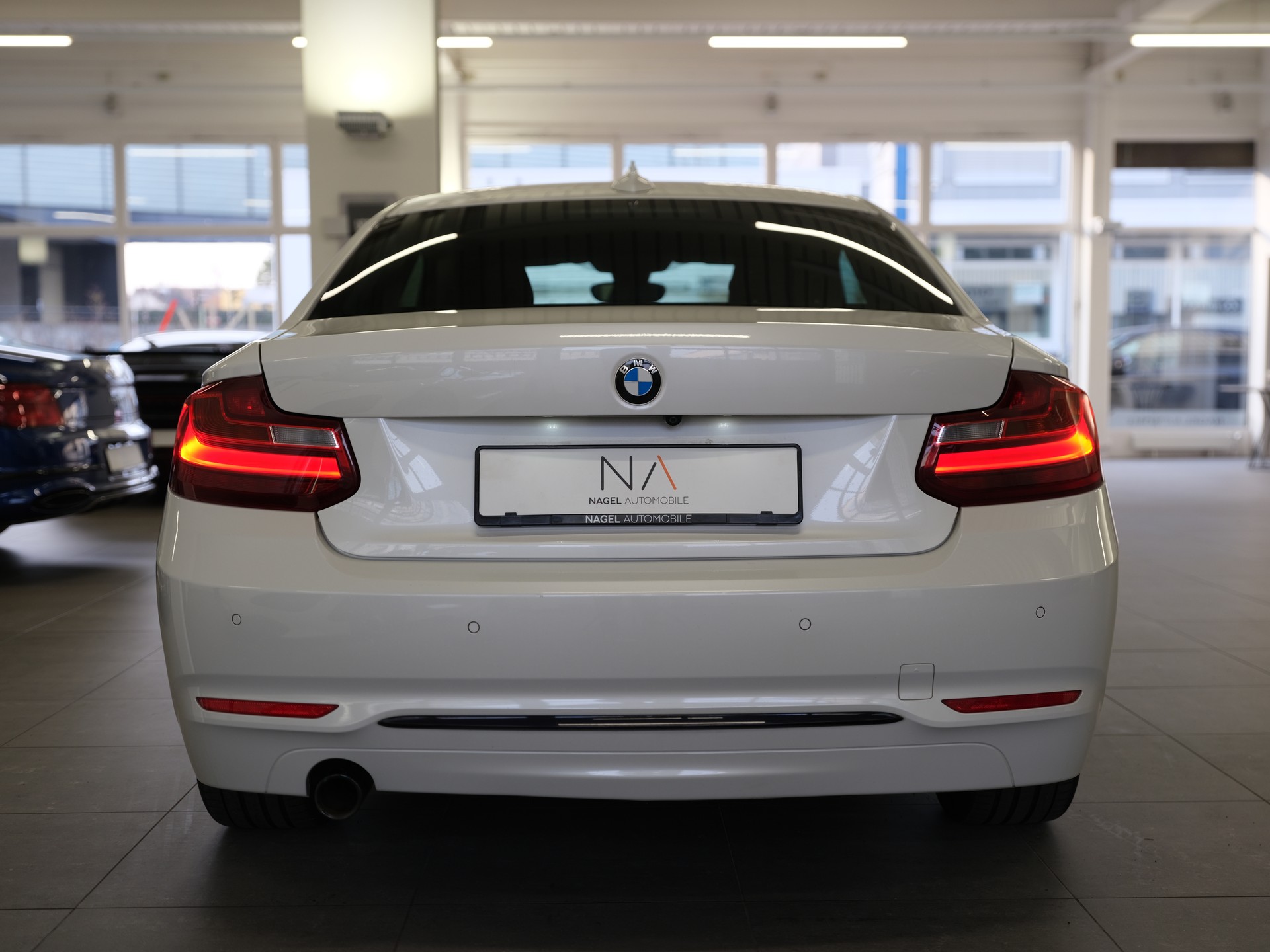 BMW 218d *Komfortzugang* *M Sport Lederlenkrad* *Sonnenschutzverglasung*-image-4