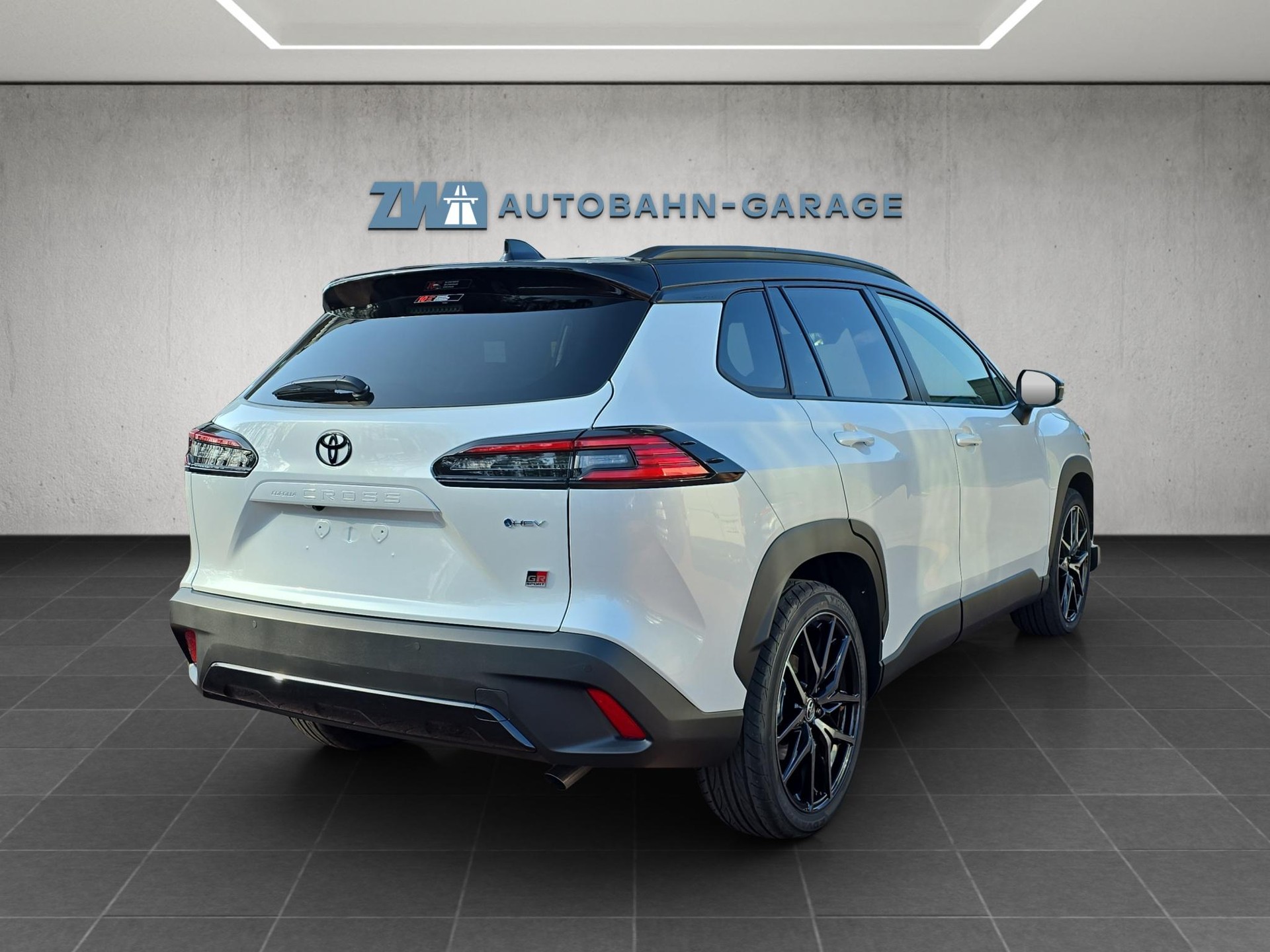 TOYOTA Corolla Cross 2.0 HSD GR Sport AWD-i-image-4
