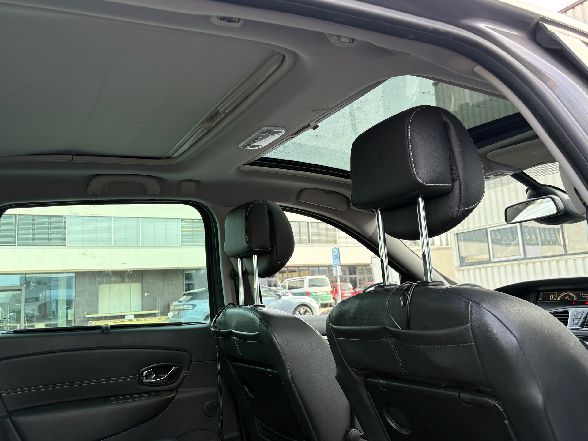 RENAULT Grand Scénic 2.0 dCi Bose Automatic (Einspritzdüsen Problem)-image-12