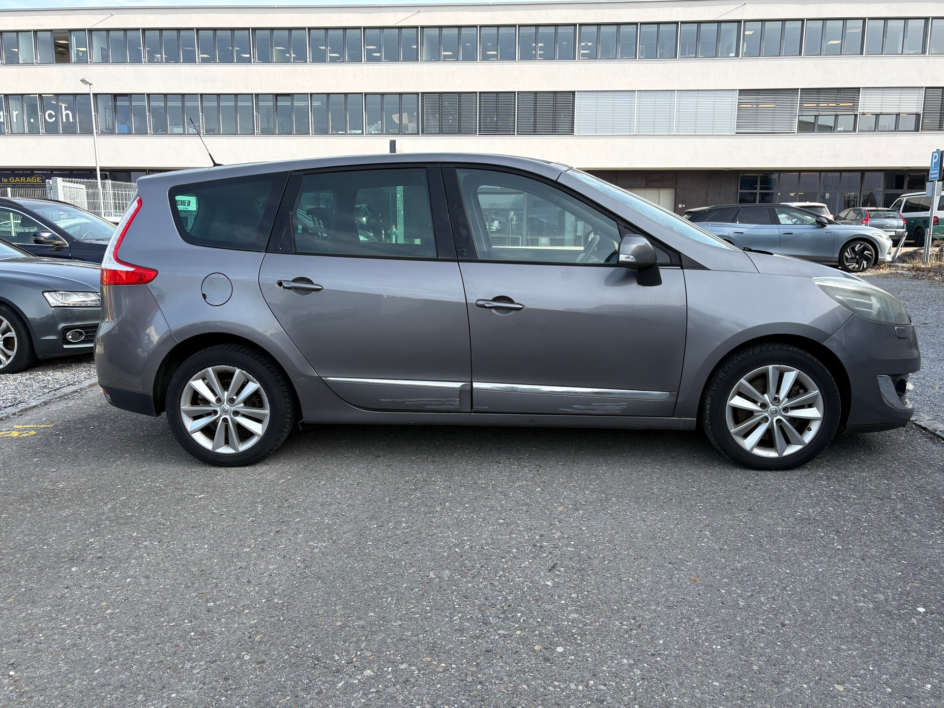 RENAULT Grand Scénic 2.0 dCi Bose Automatic (Einspritzdüsen Problem)-image-3