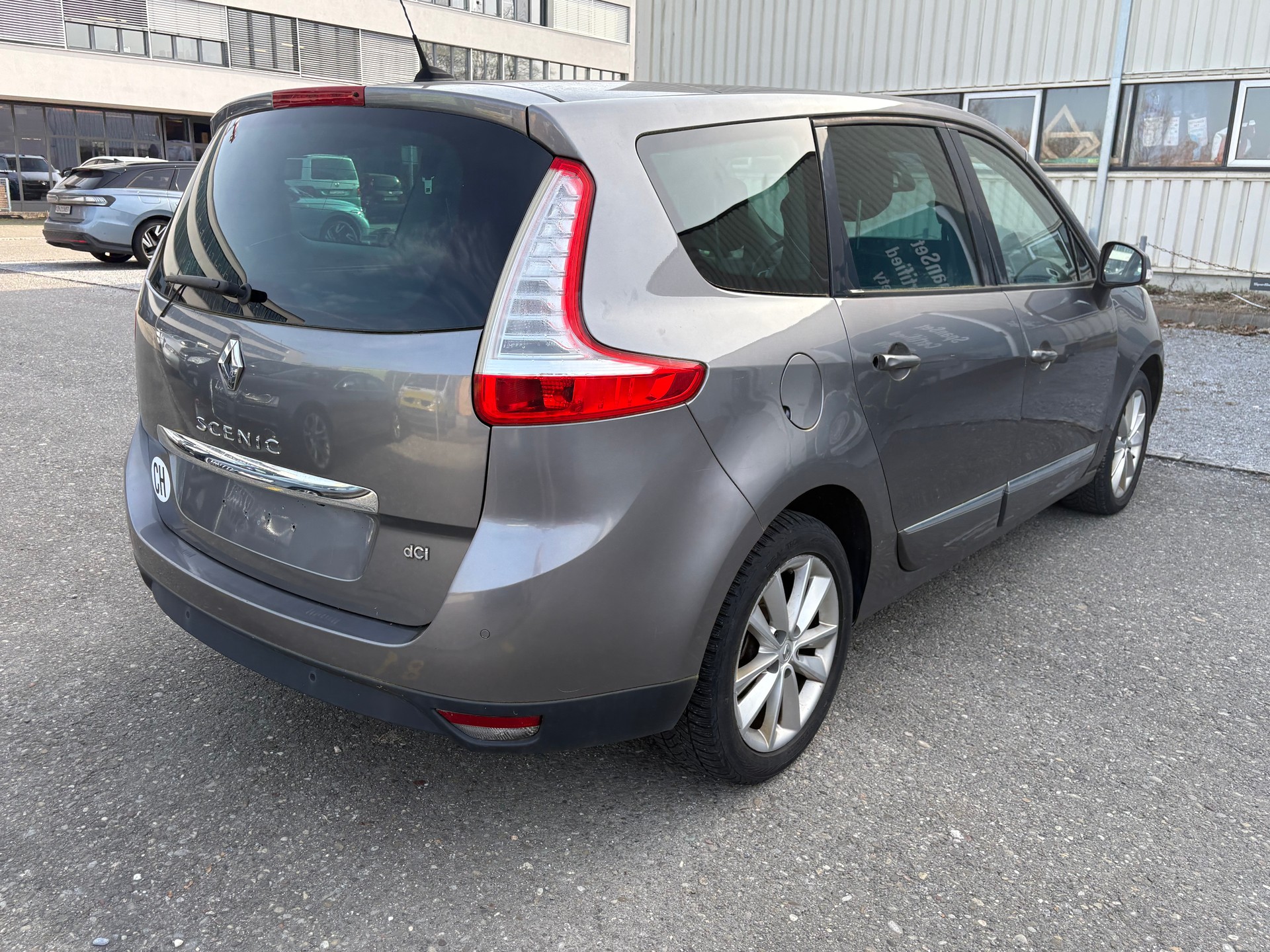 RENAULT Grand Scénic 2.0 dCi Bose Automatic (Einspritzdüsen Problem)-image-5