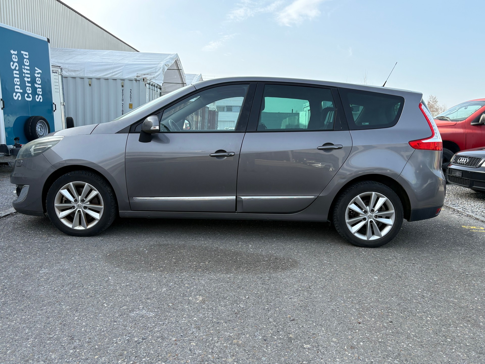 RENAULT Grand Scénic 2.0 dCi Bose Automatic (Einspritzdüsen Problem)-image-4