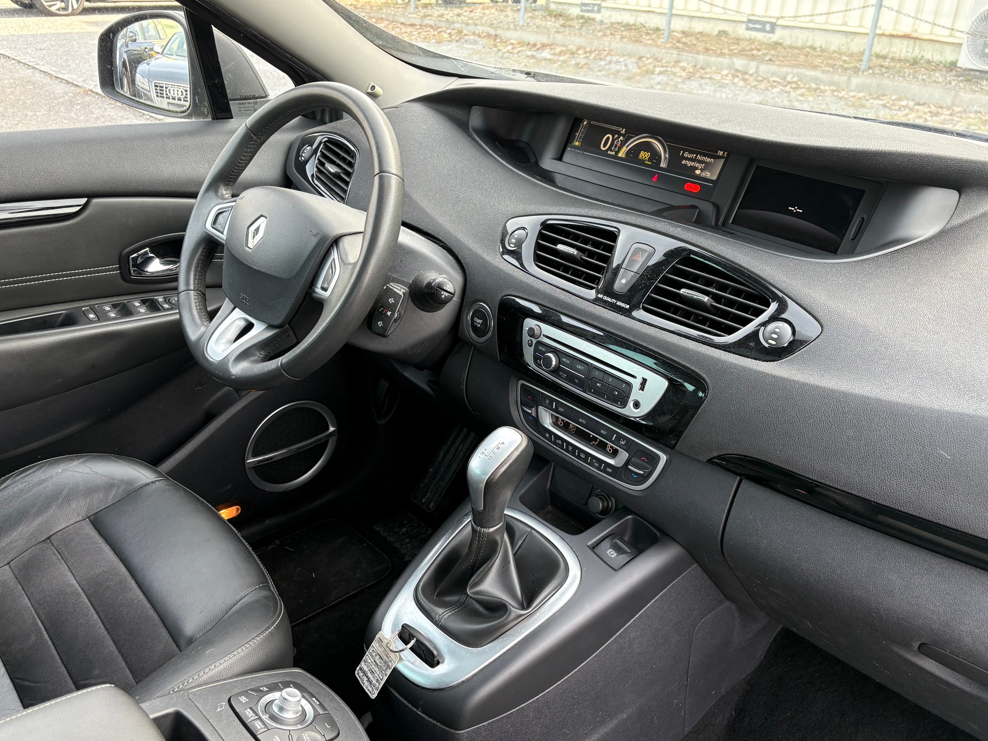 RENAULT Grand Scénic 2.0 dCi Bose Automatic (Einspritzdüsen Problem)-image-11