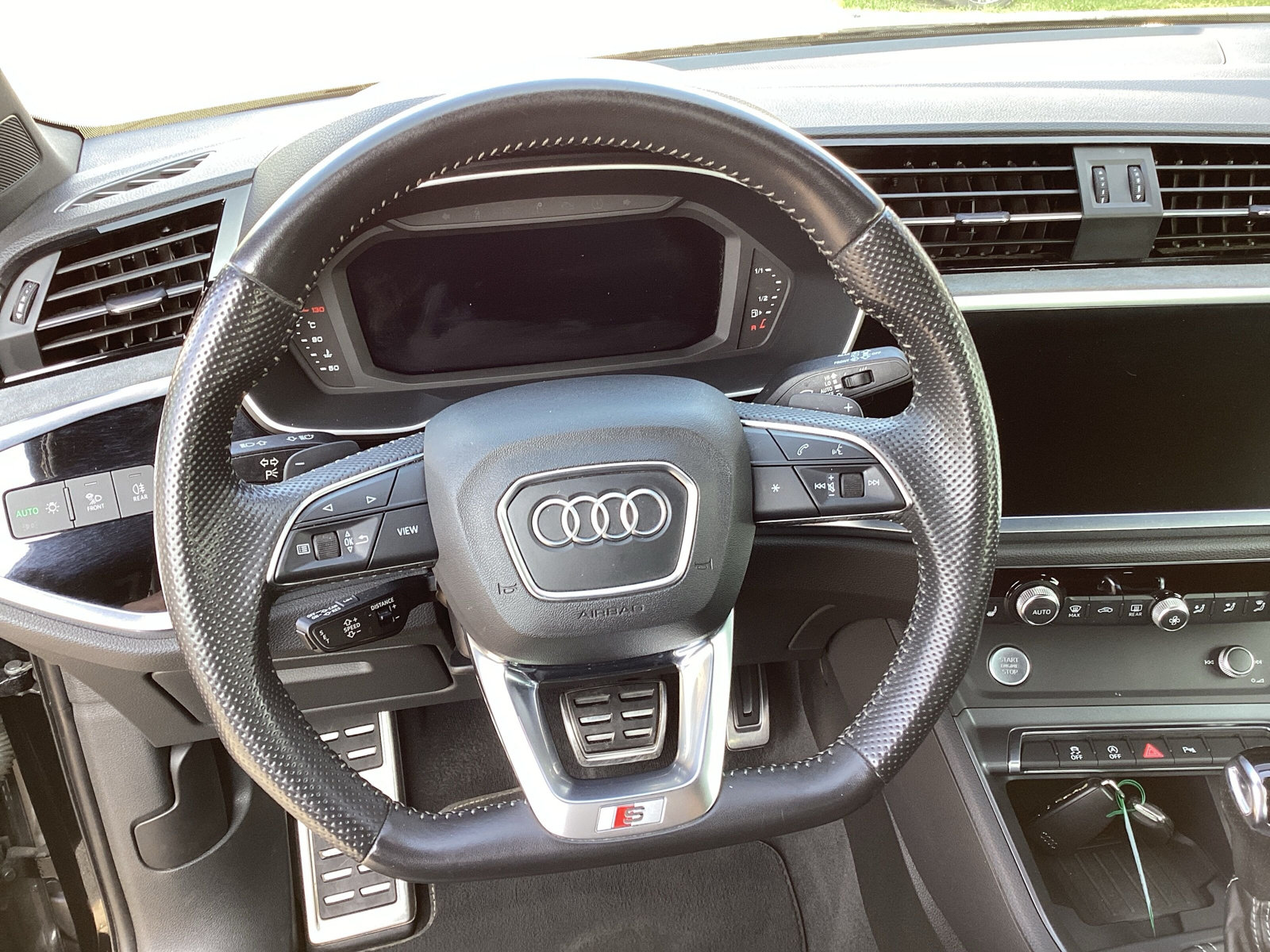 AUDI Q3 45 TFSI S line quattro S-tronic-image-11