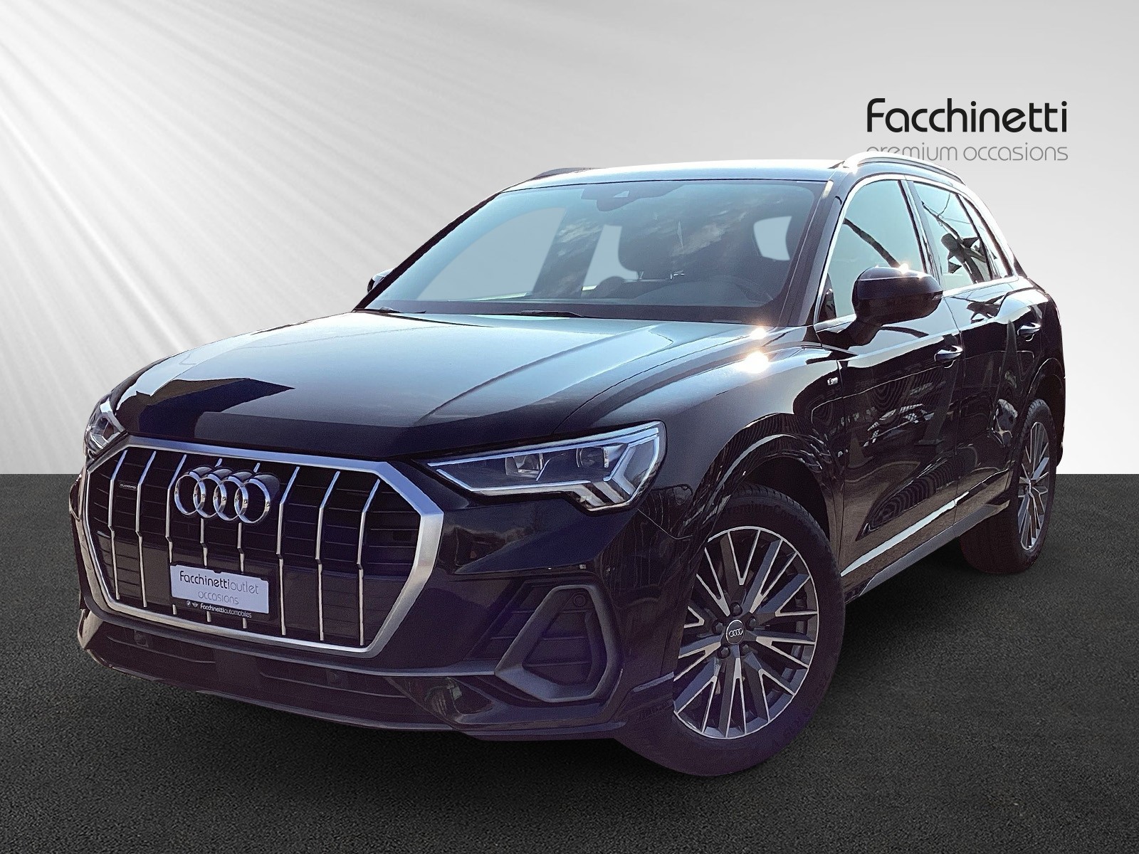 AUDI Q3 45 TFSI S line quattro S-tronic-image-0
