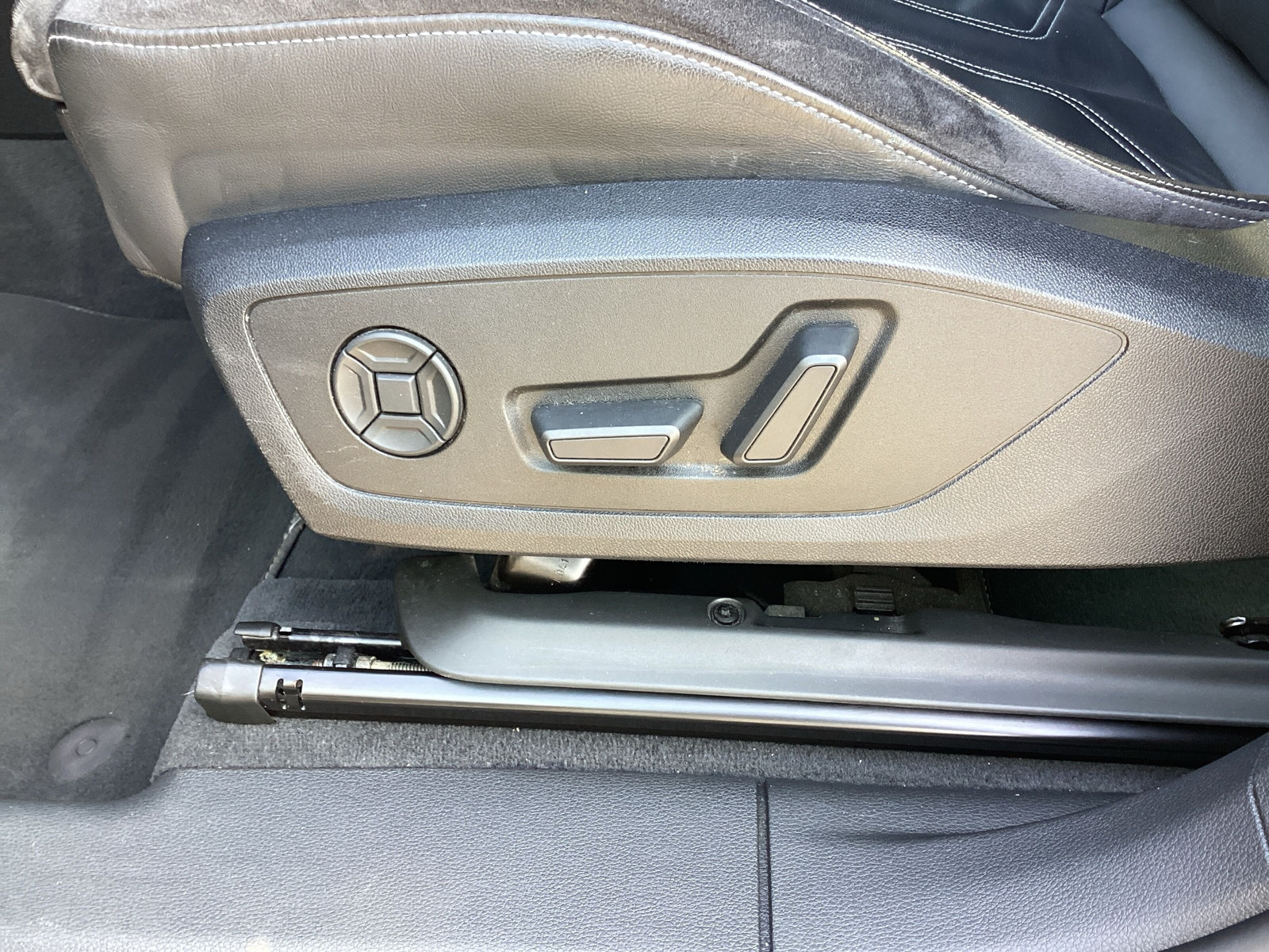 AUDI Q3 45 TFSI S line quattro S-tronic-image-18