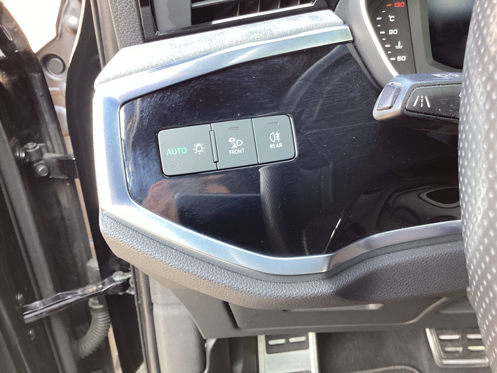 AUDI Q3 45 TFSI S line quattro S-tronic-image-19