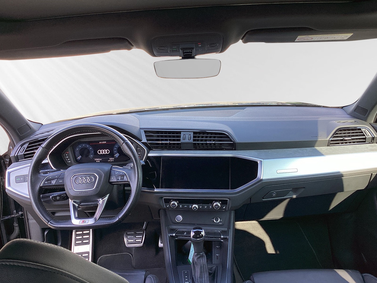 AUDI Q3 45 TFSI S line quattro S-tronic-image-5