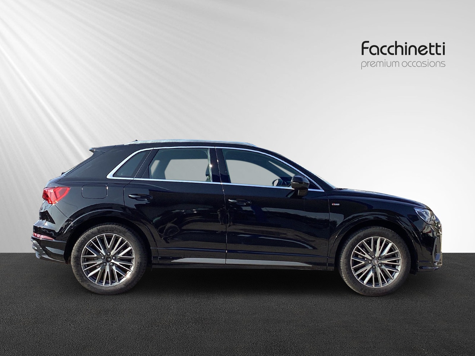 AUDI Q3 45 TFSI S line quattro S-tronic-image-1