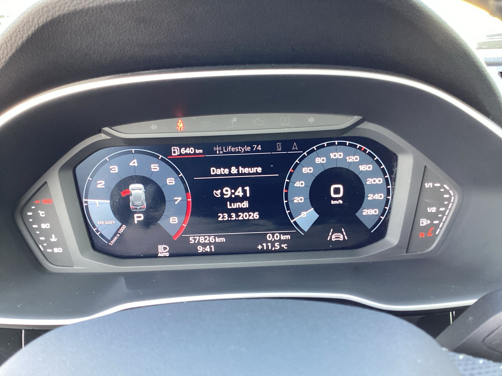 AUDI Q3 45 TFSI S line quattro S-tronic-image-13