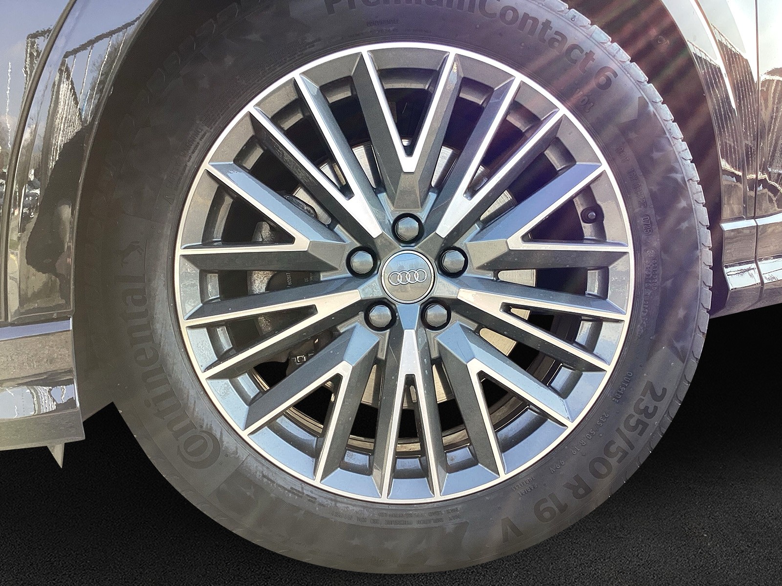 AUDI Q3 45 TFSI S line quattro S-tronic-image-8