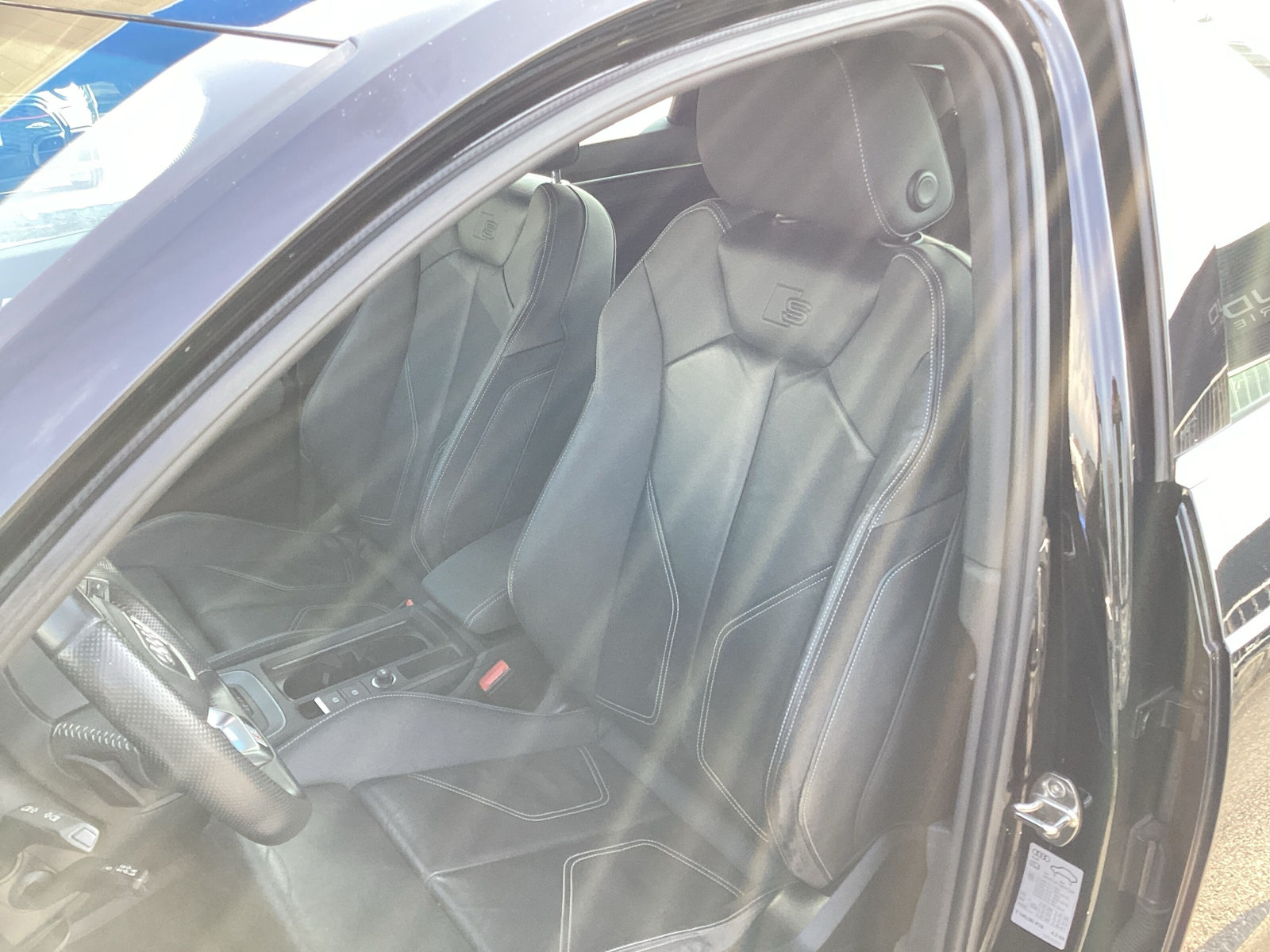 AUDI Q3 45 TFSI S line quattro S-tronic-image-9