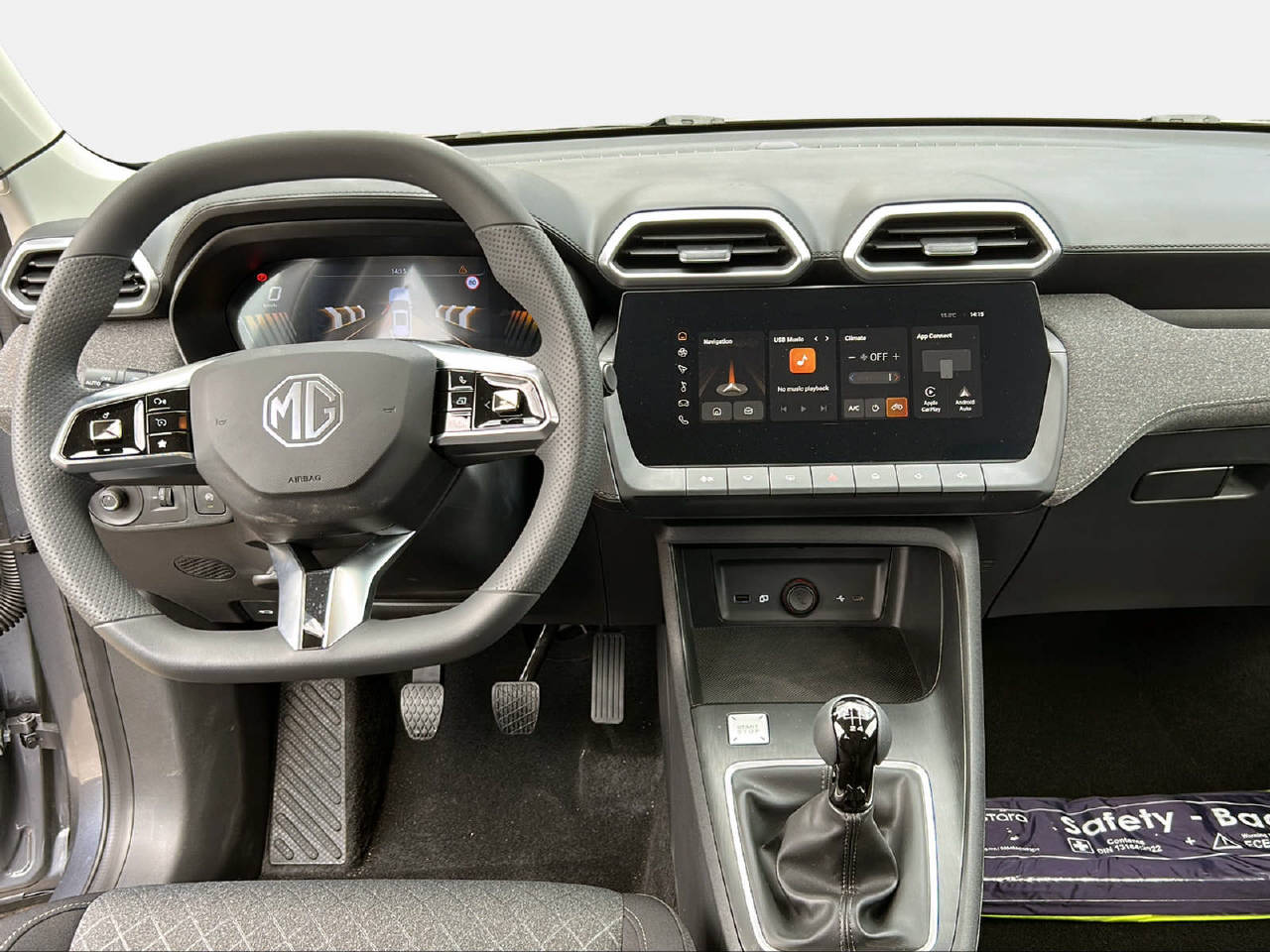 MG ZS 1.5 Standard-image-11