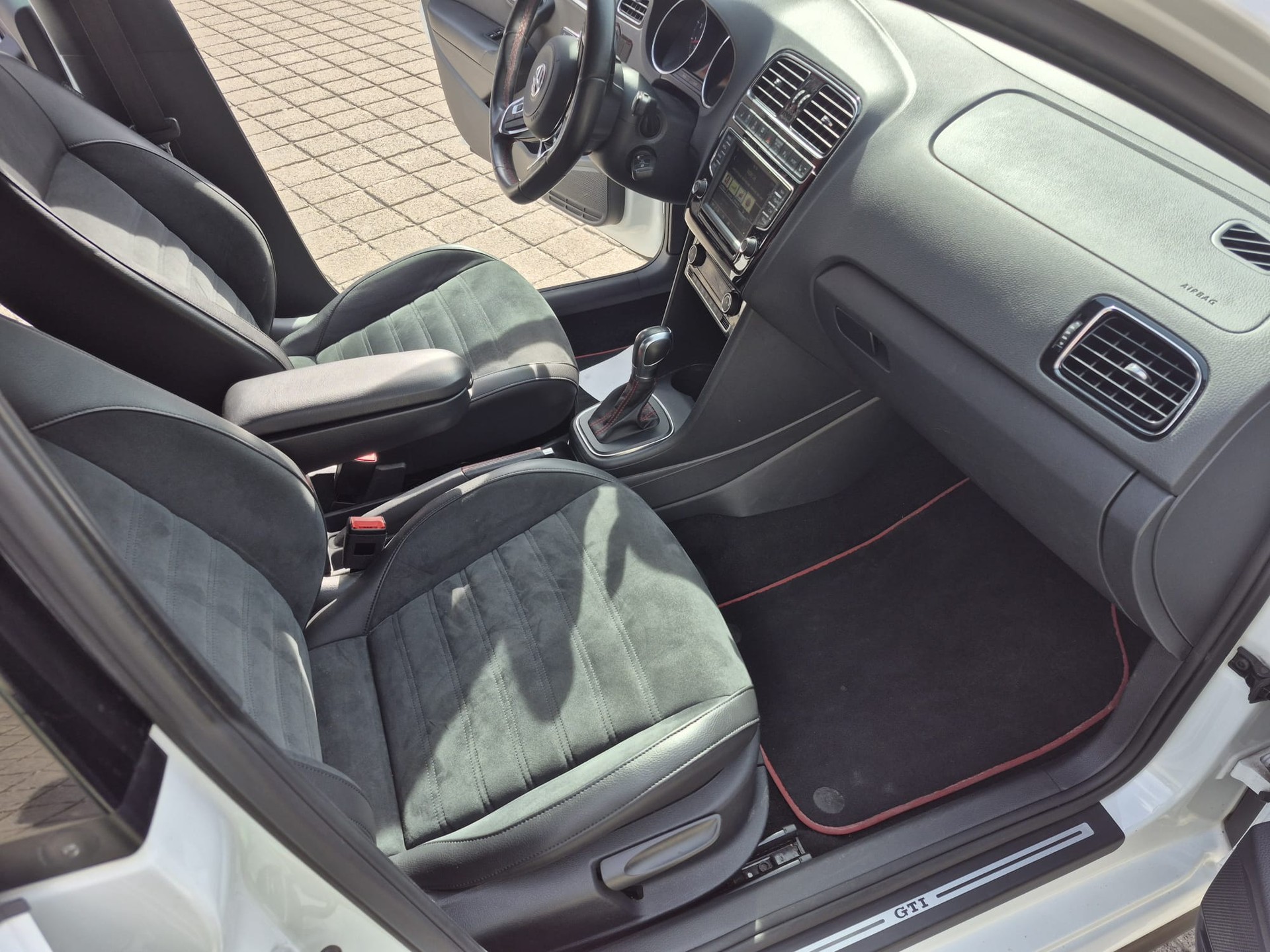 VW Polo 1.8 TSI GTI DSG-image-5