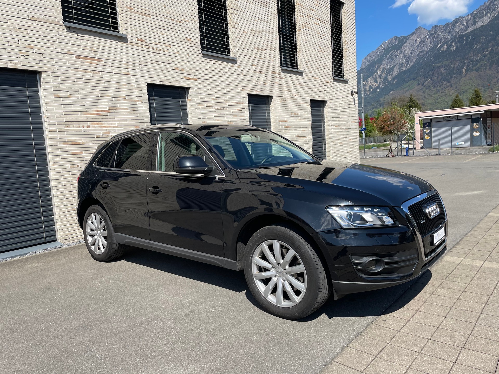 AUDI Q5 3.0 TDI quattro S-tronic-image-6