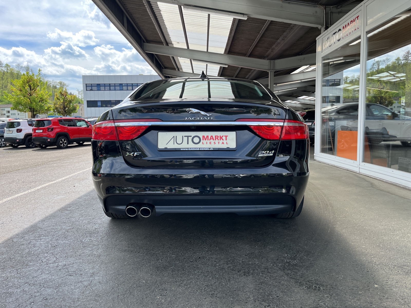 JAGUAR XF 20d Portfolio AWD Automatic-image-3