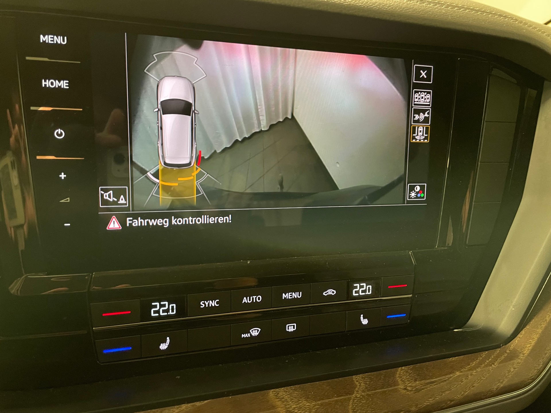 VW Touareg 3.0 TDI Atmosphere Tiptronic-image-8