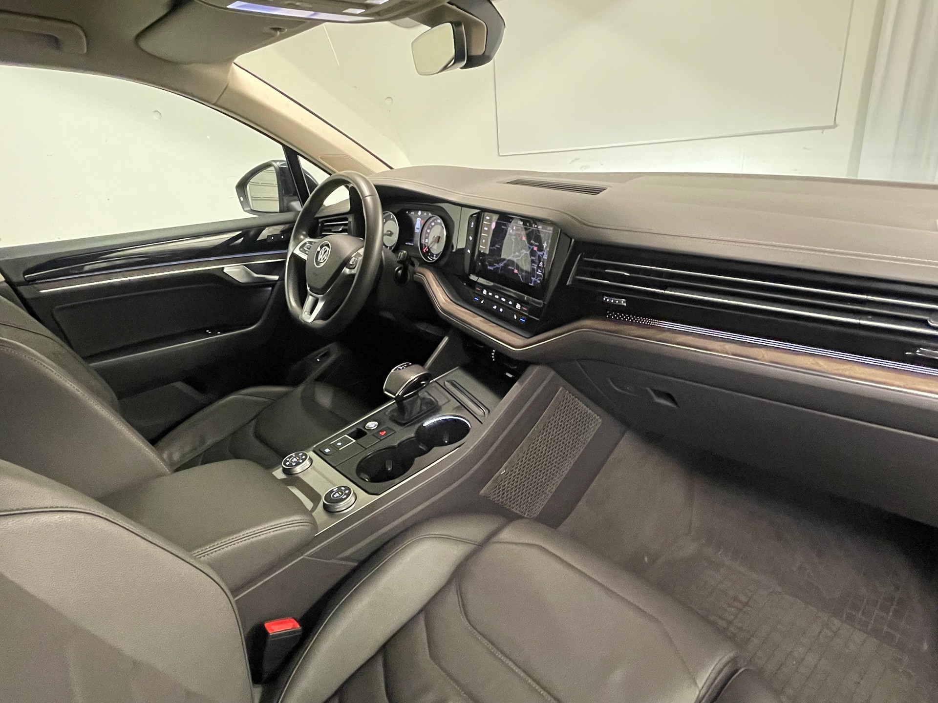 VW Touareg 3.0 TDI Atmosphere Tiptronic-image-13