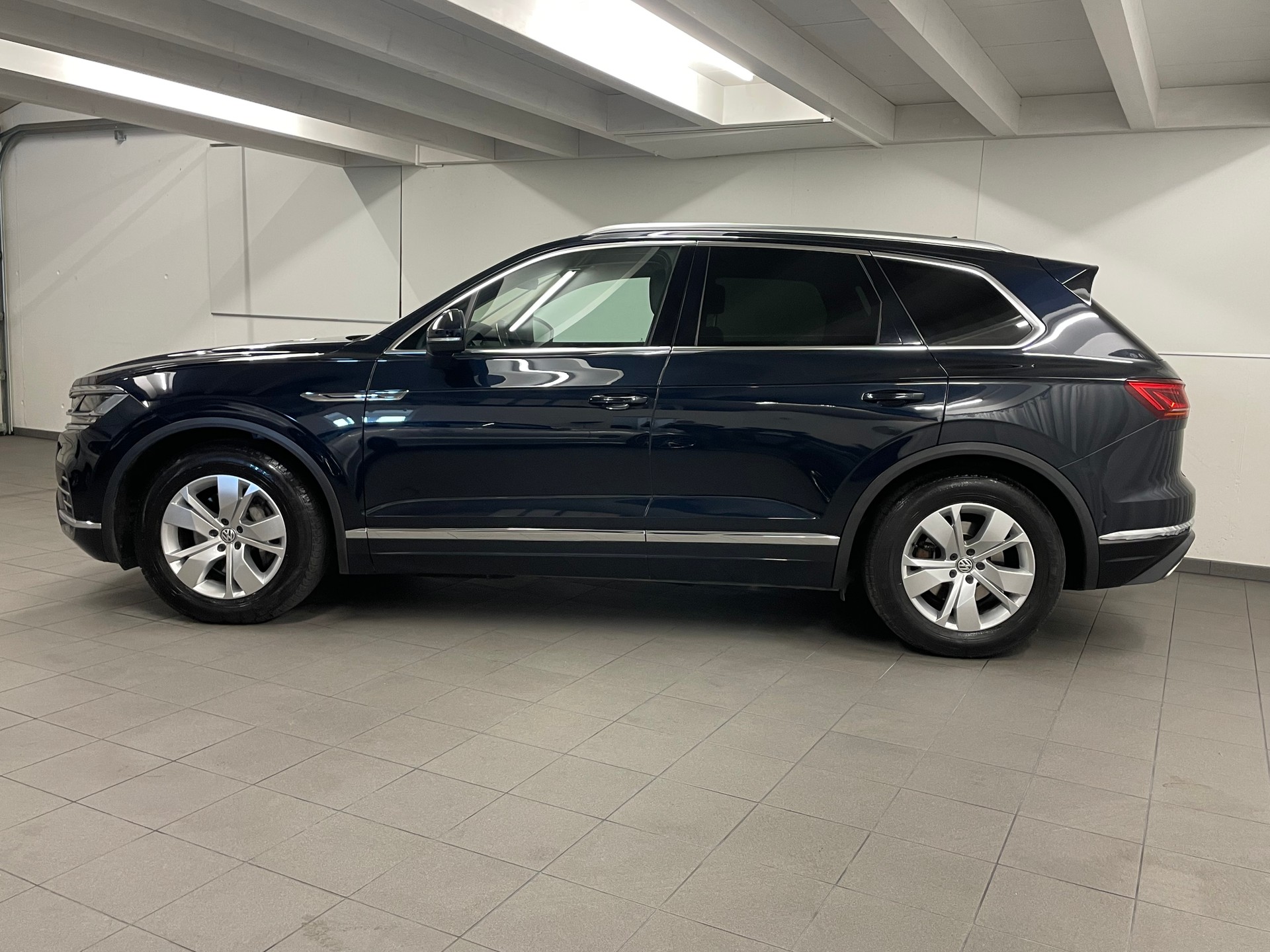VW Touareg 3.0 TDI Atmosphere Tiptronic-image-3