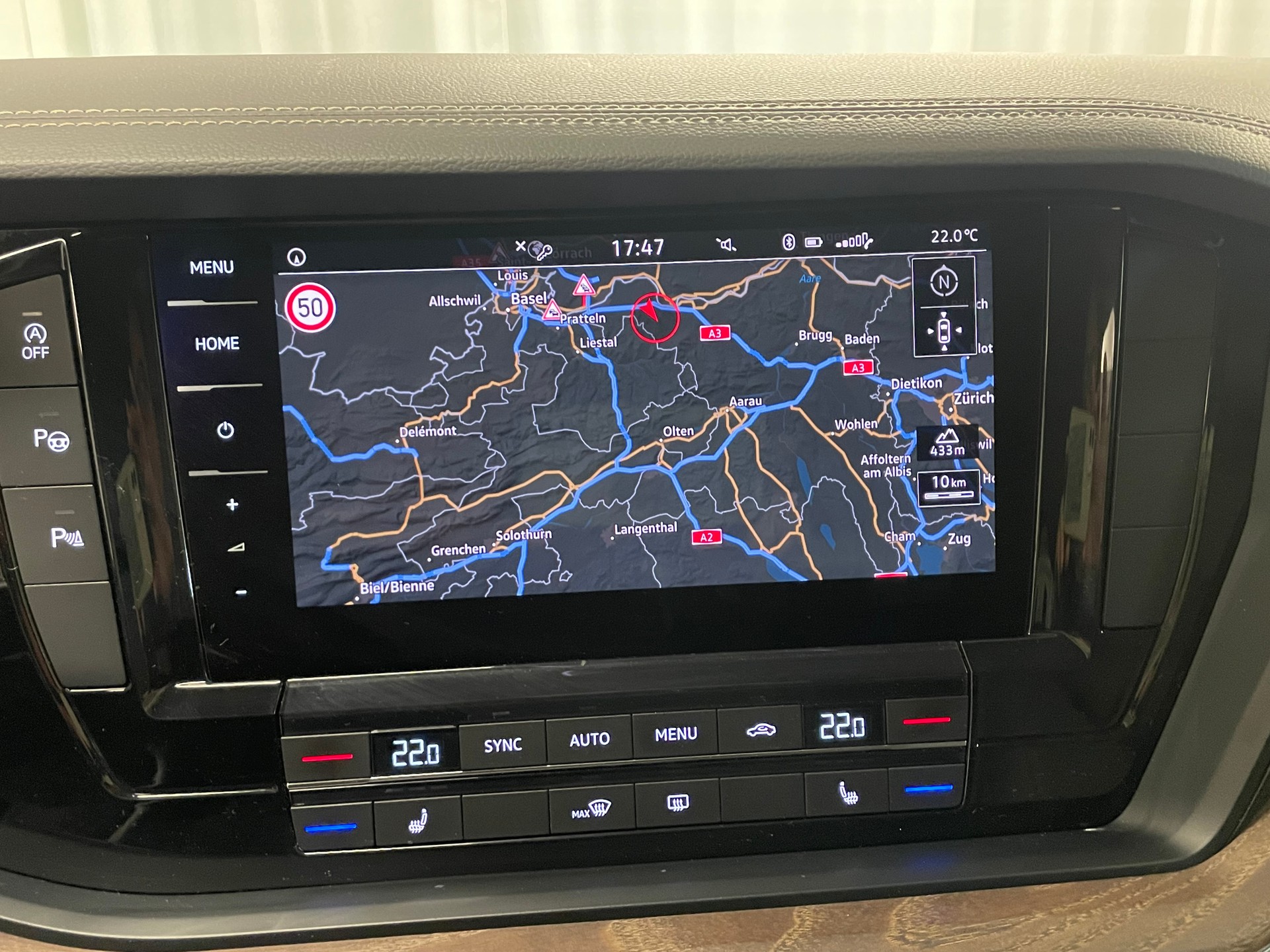 VW Touareg 3.0 TDI Atmosphere Tiptronic-image-9