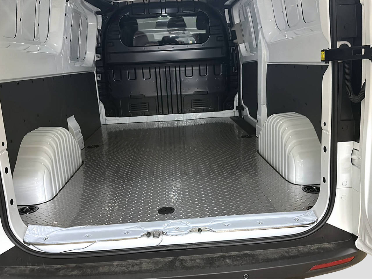 MAXUS Deliver 7 Kaw. L2H1 2.0 TD Base-image-5