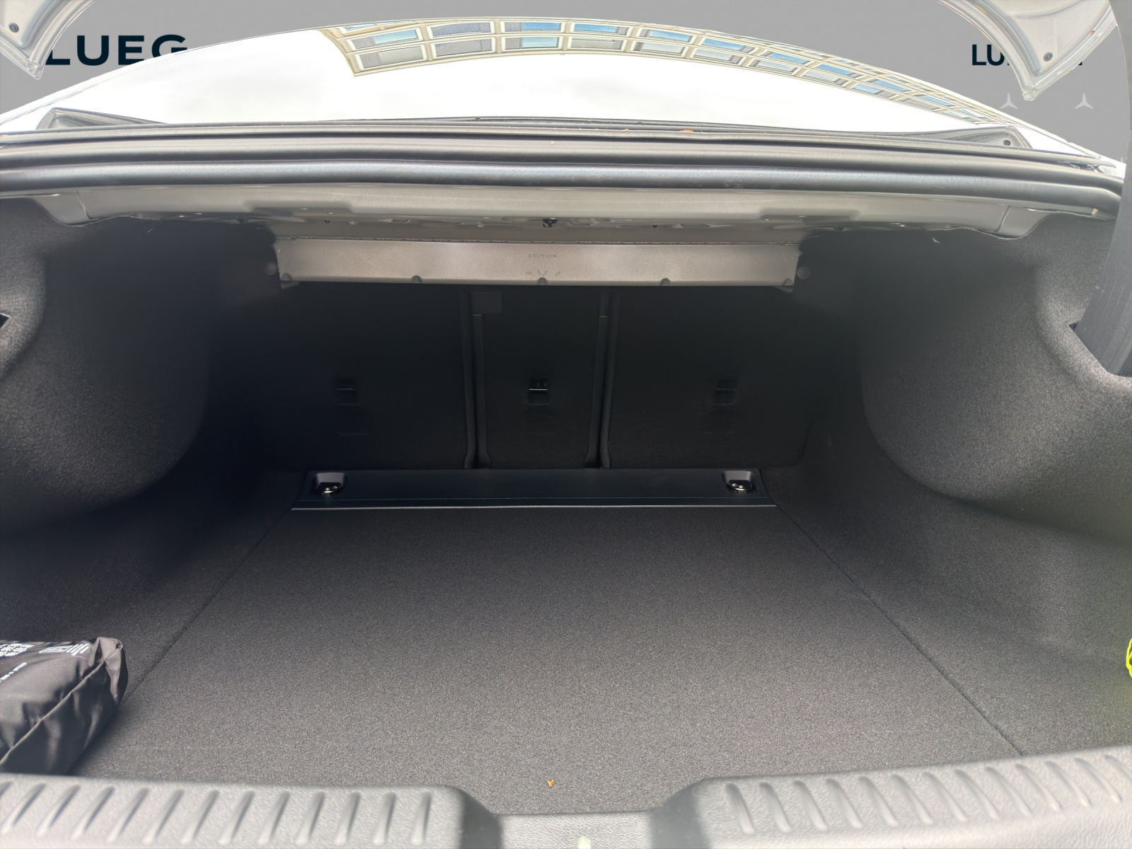 MERCEDES-BENZ CLA 200 8G-DCT 4Matic-image-14