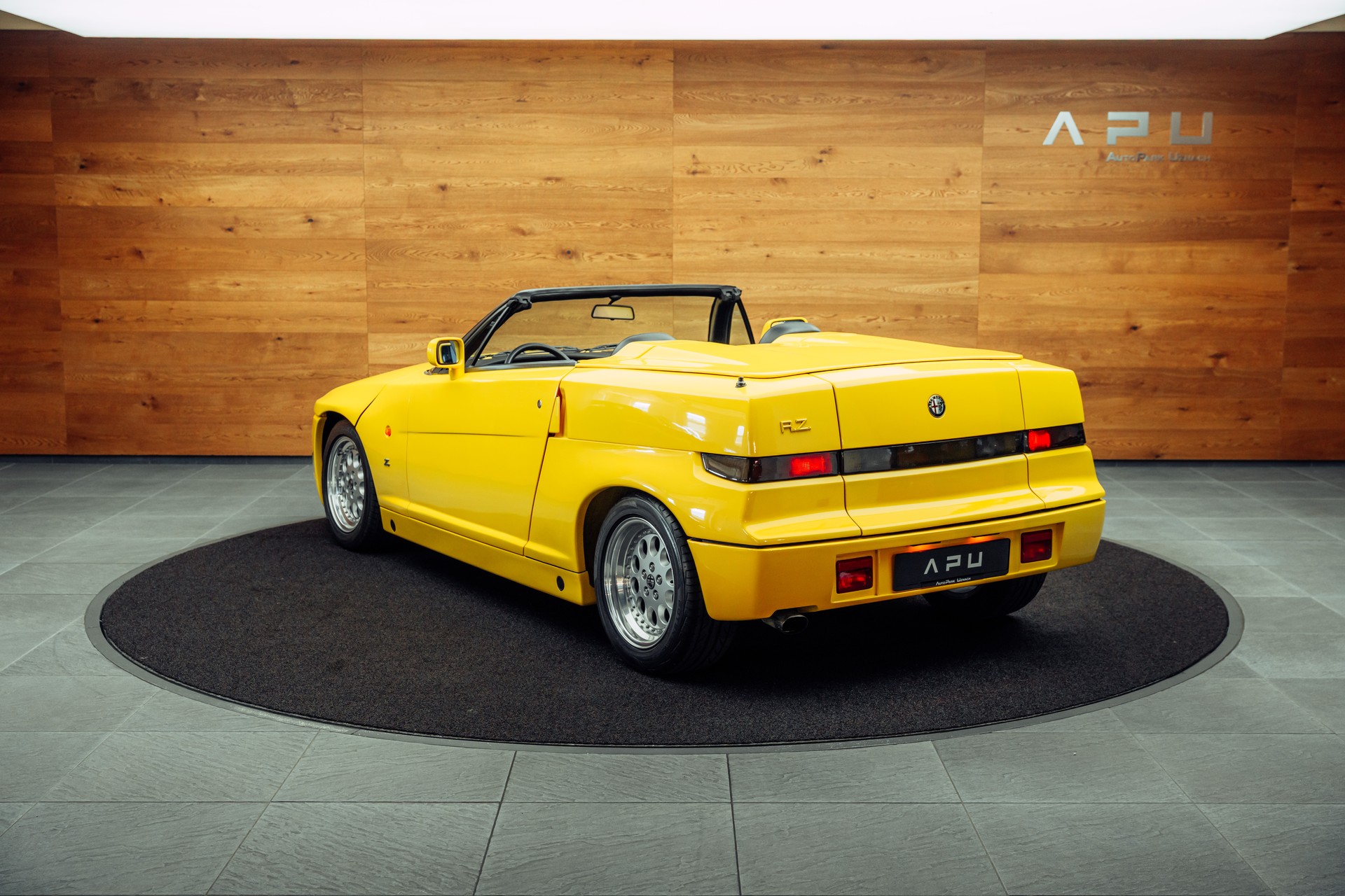 ALFA ROMEO RZ Zagato-showroom-element-2