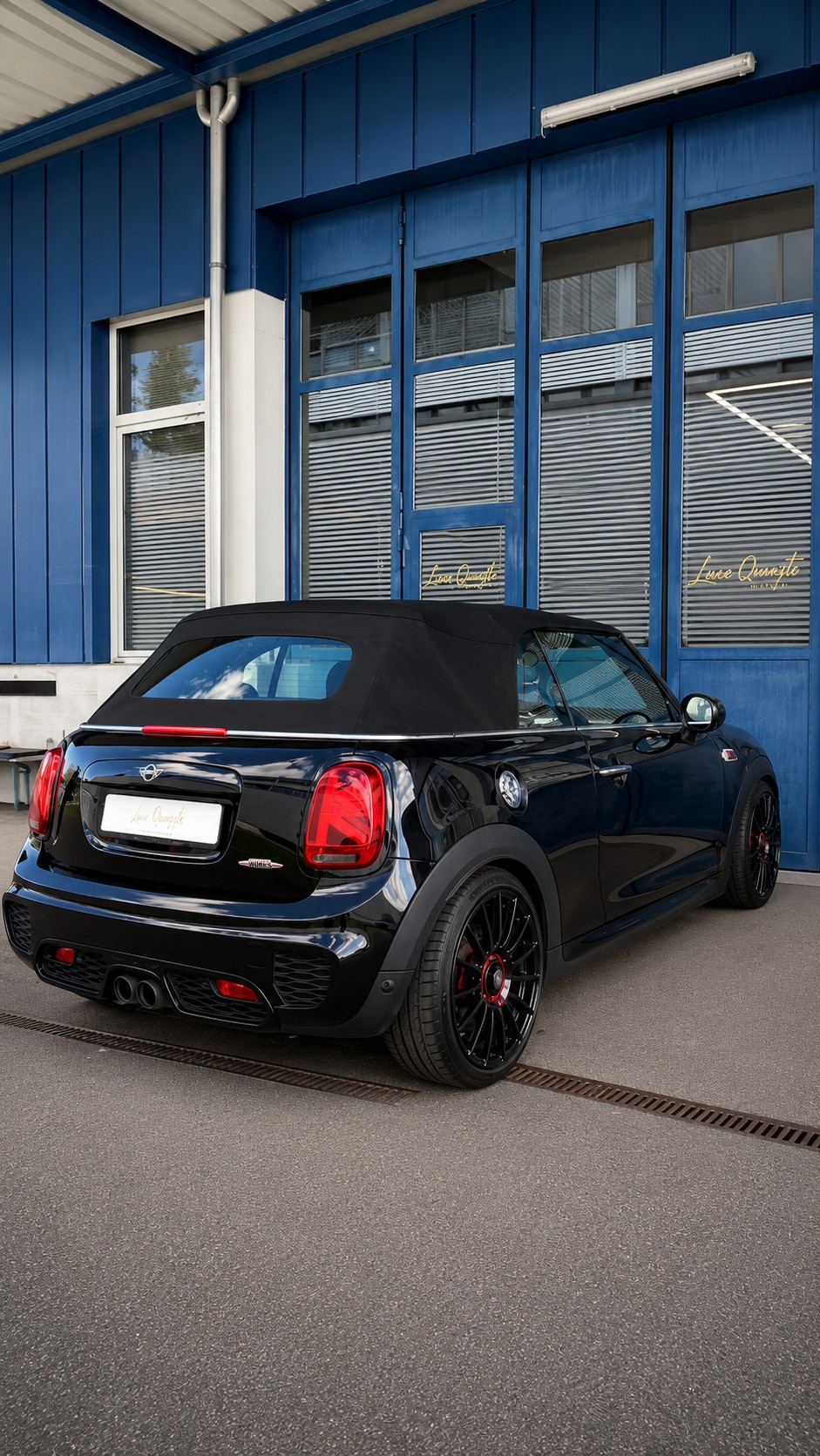 MINI Cooper John Cooper Works Cabriolet Steptronic-image-5