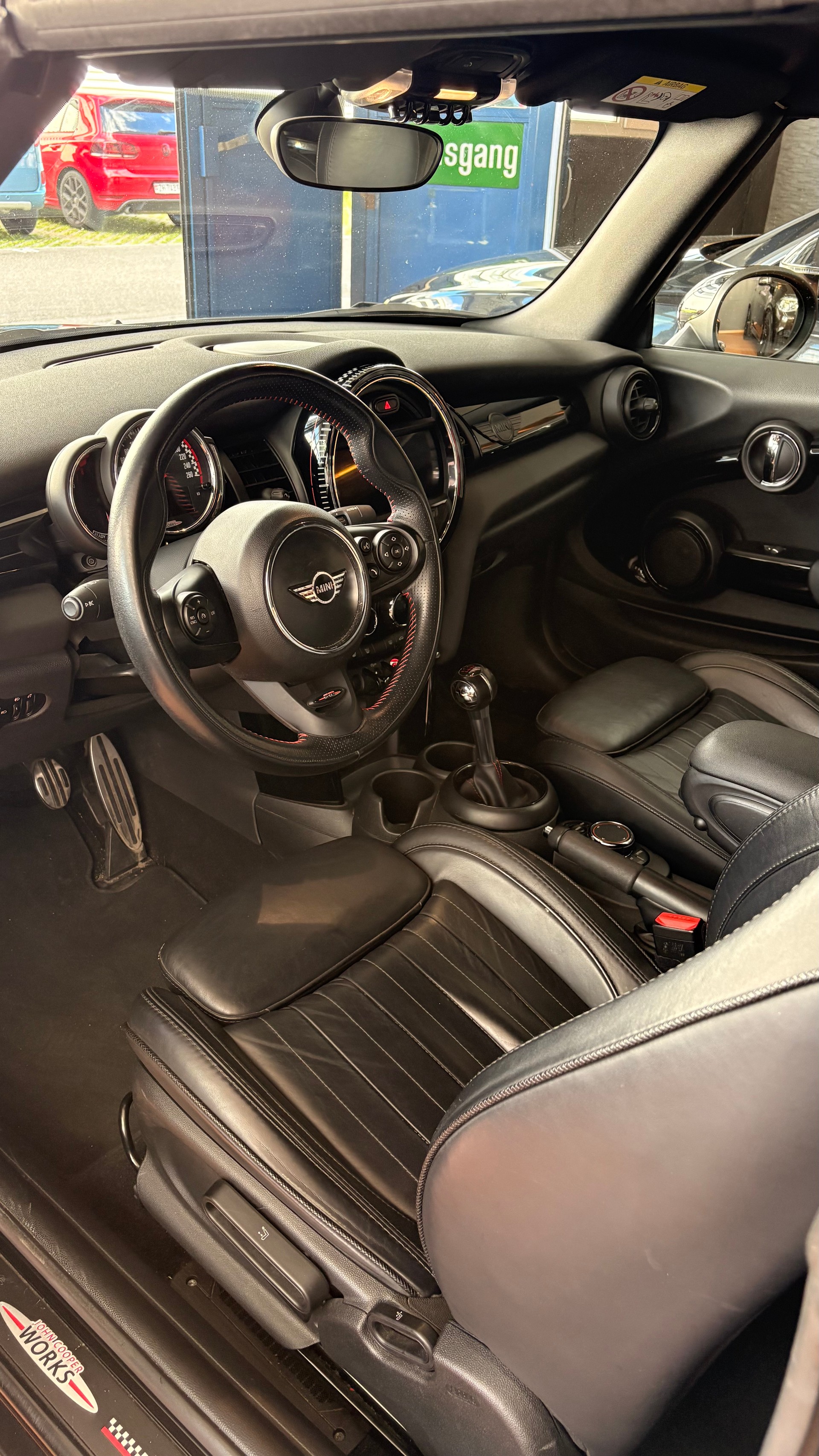 MINI Cooper John Cooper Works Cabriolet Steptronic-image-8