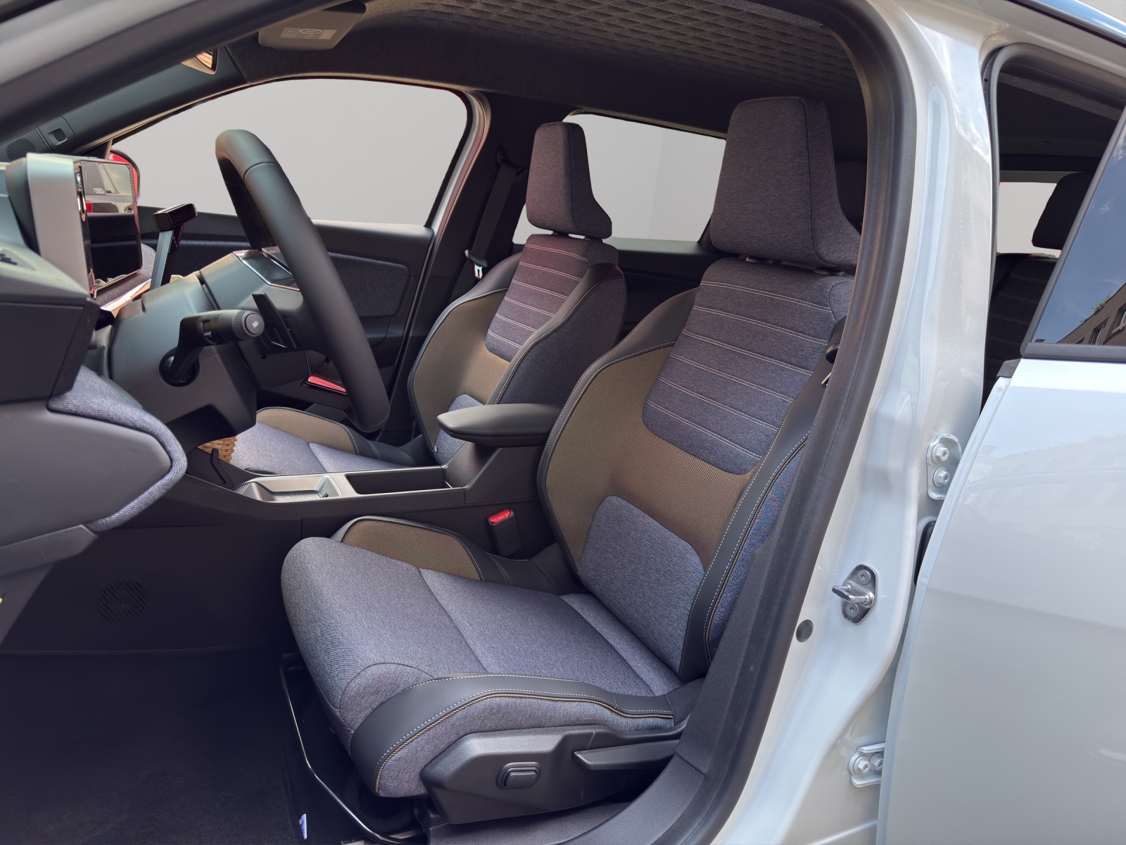 RENAULT 5 E-Tech Comfort Range Techno-image-3