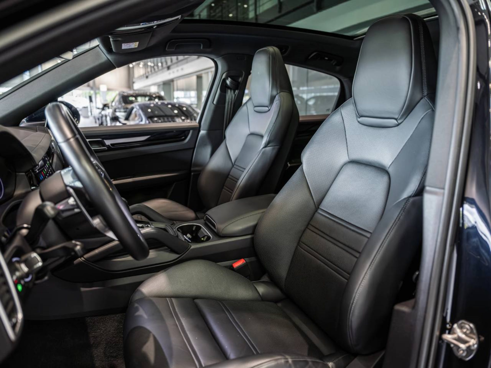 PORSCHE Cayenne E-Hybrid Coupé-image-4