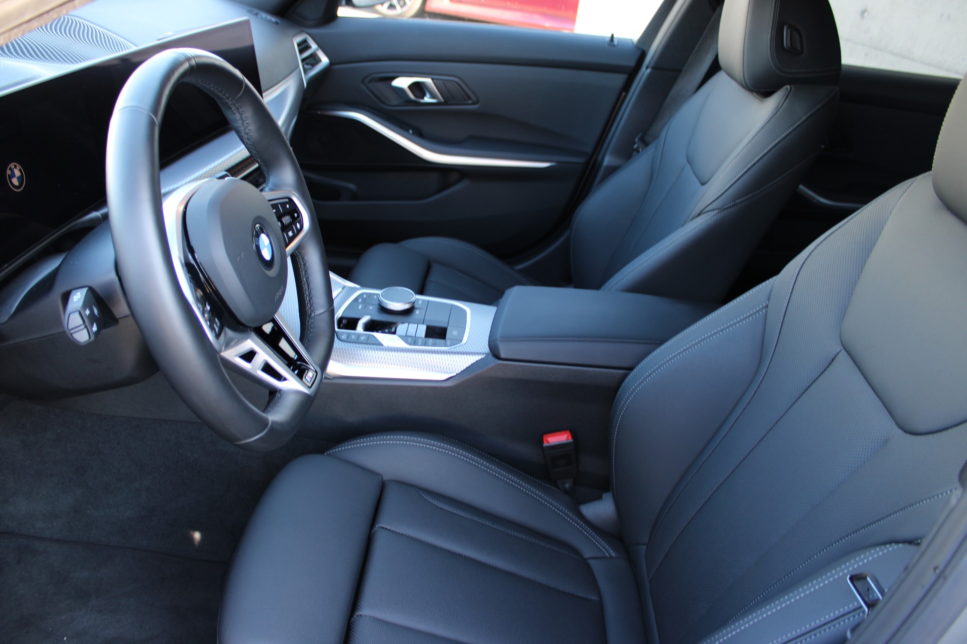 BMW 330d xDrive 48V Touring-image-8