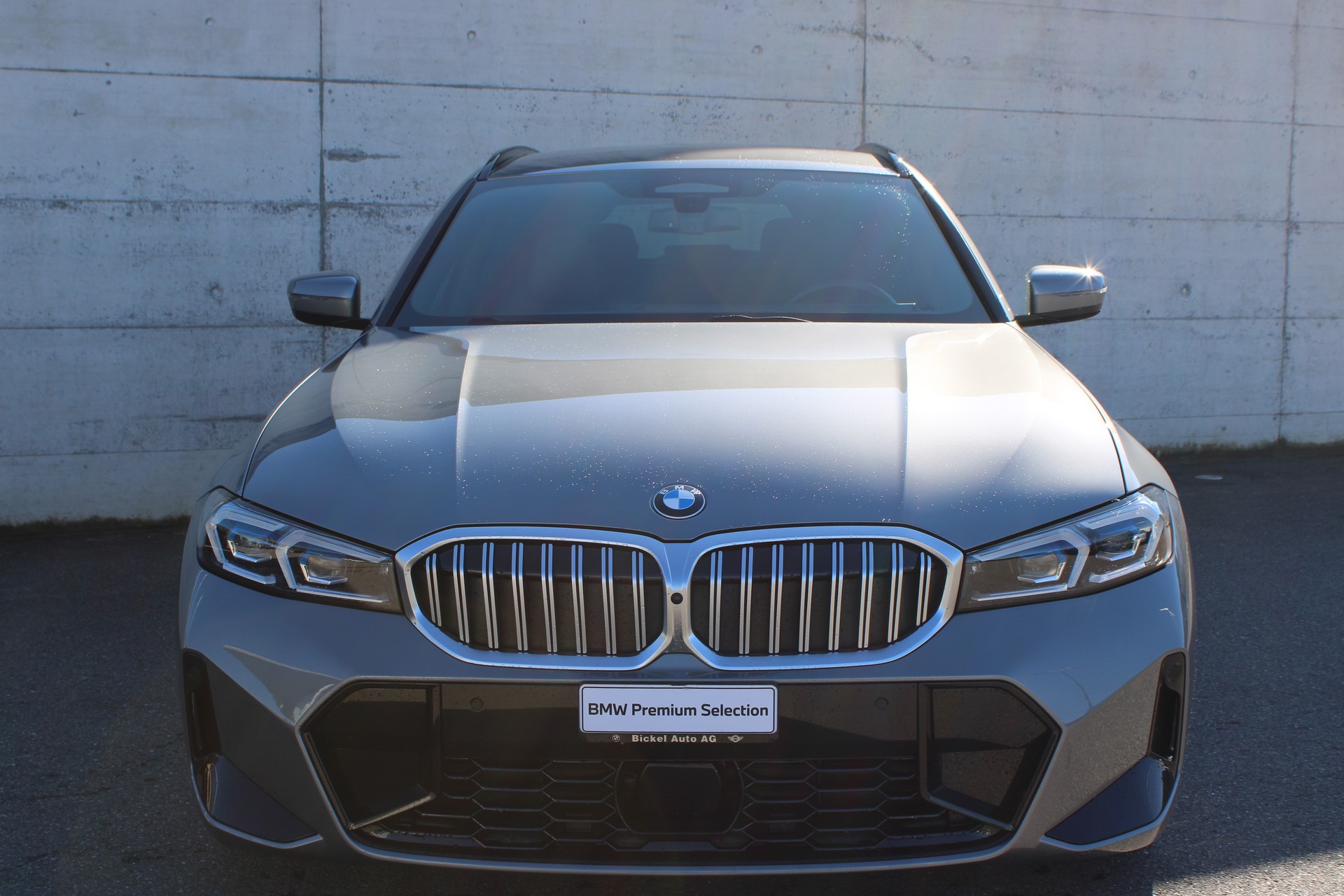 BMW 330d xDrive 48V Touring-showroom-element-2