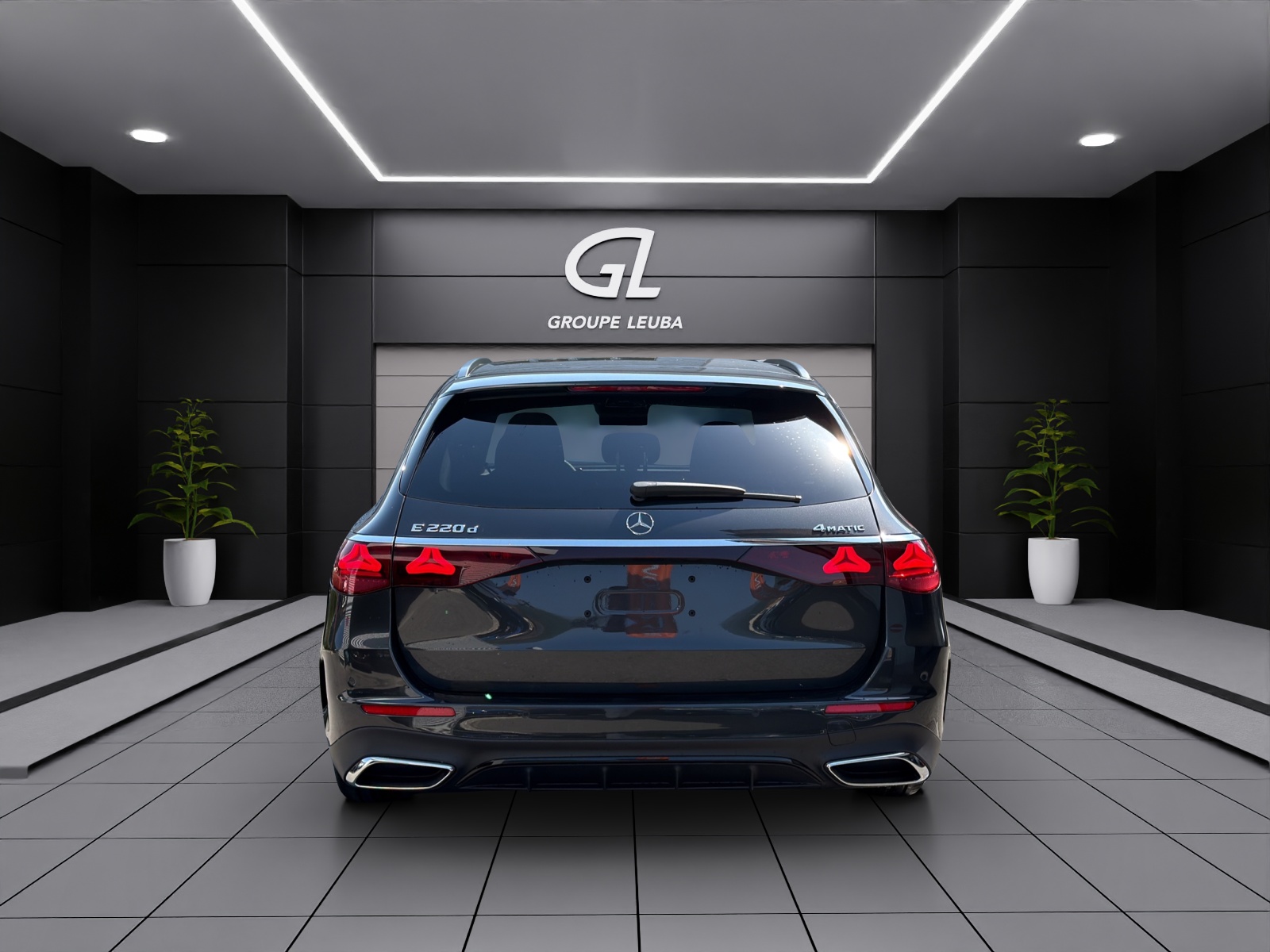 MERCEDES-BENZ E 220 d T 9G-Tronic-image-4
